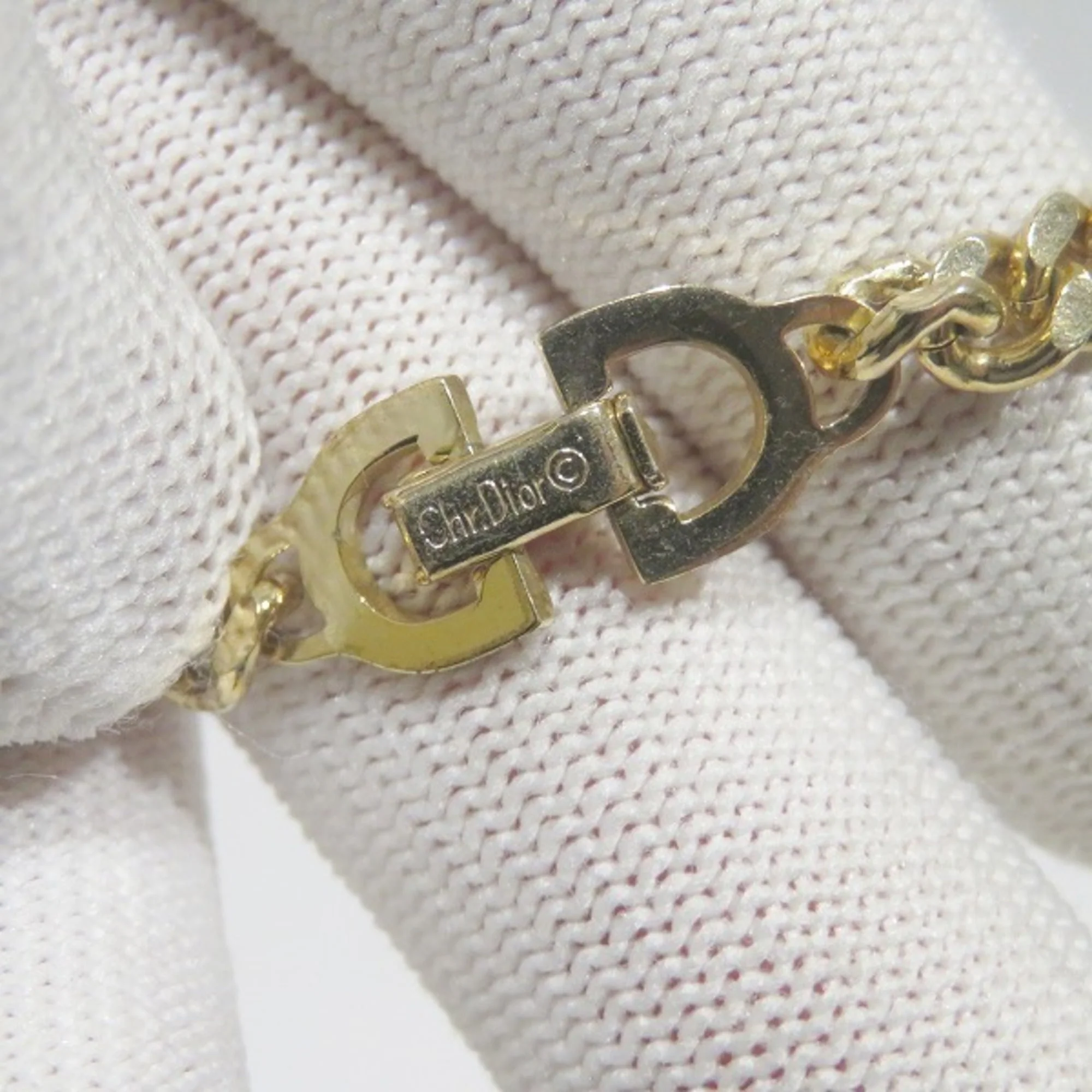 Pendant Necklace Gold GP Long Chain Motif - Image 5