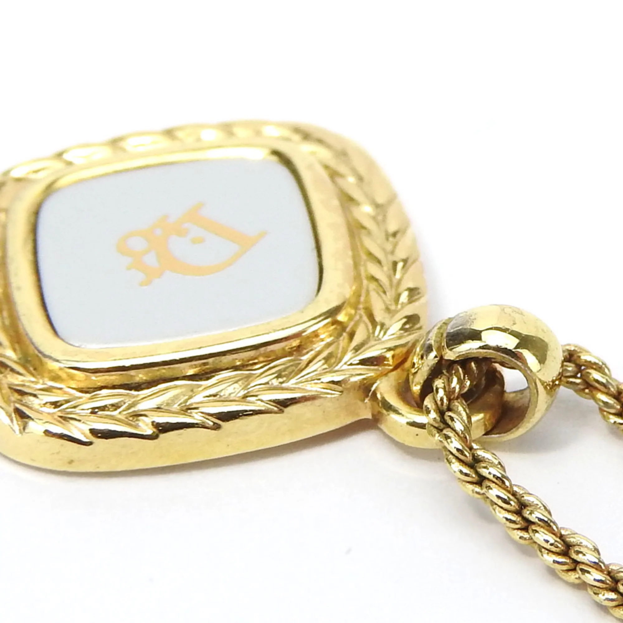 Pendant Necklace Metal Gold and Silver - Image 4