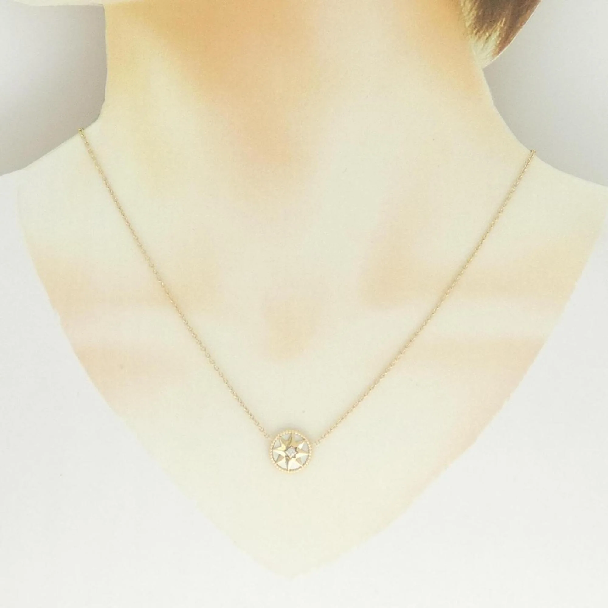Rose des Vents Pendant Necklace 18K Yellow Gold - Image 6