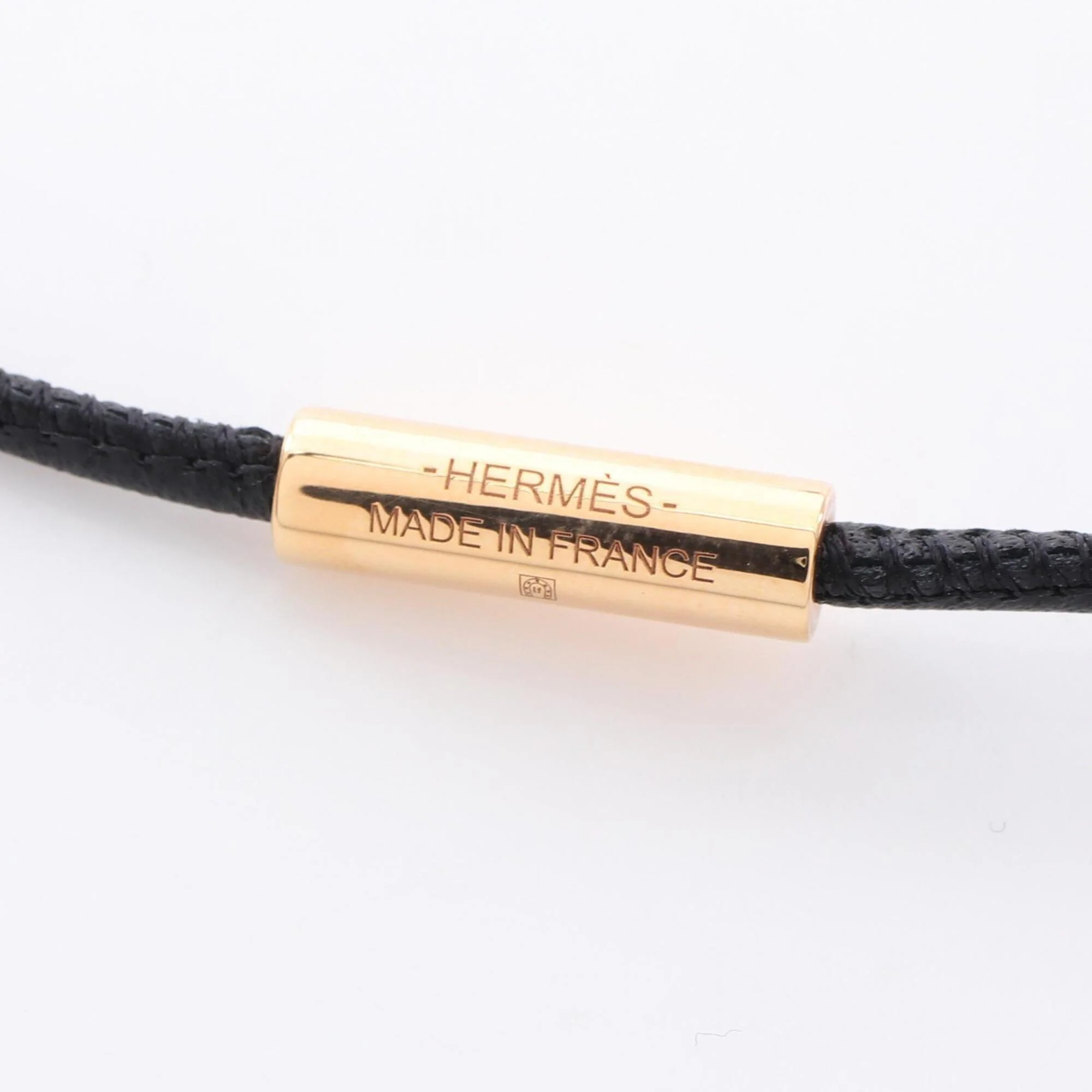 Loop Grand Pendant Necklace Gold and Leather - Image 3