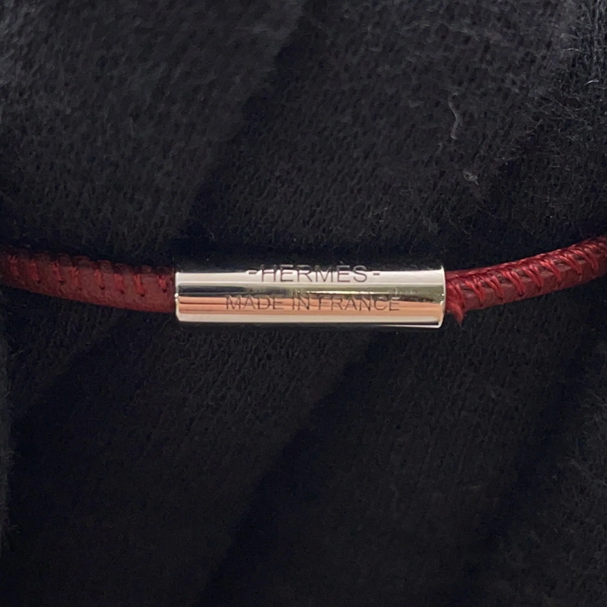 Pendant Necklace Lacquer and Swift Leather Rouge Grenat - Image 8