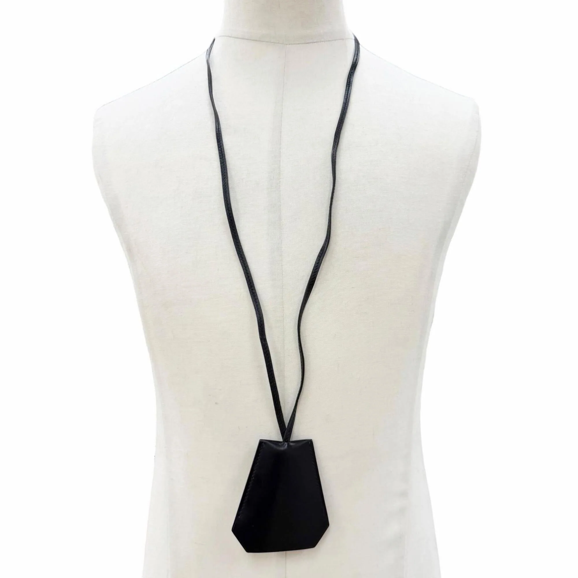 Vintage Pendant Necklace Leather Black - Image 2