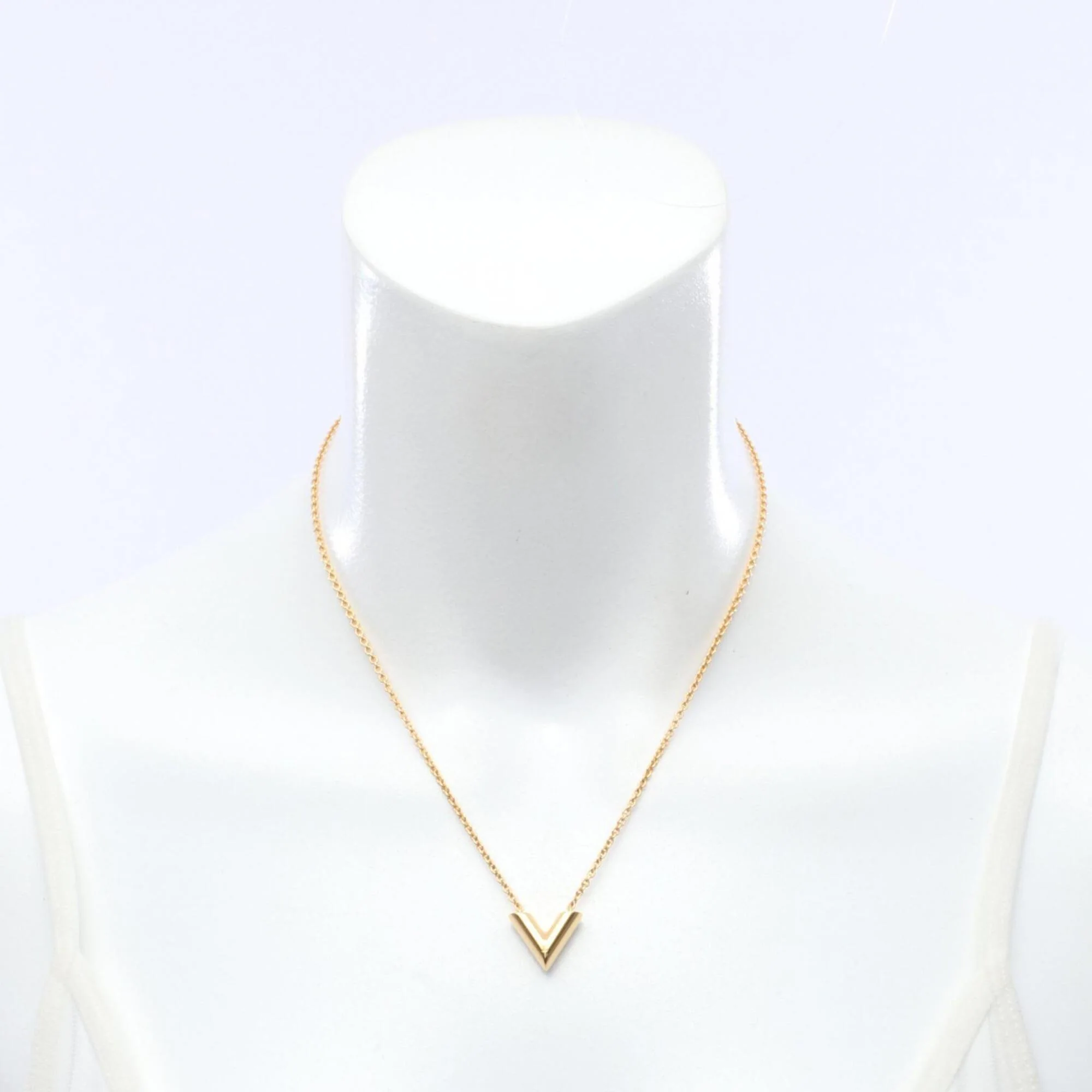 Essential V Pendant Necklace Gold Plated - Image 6