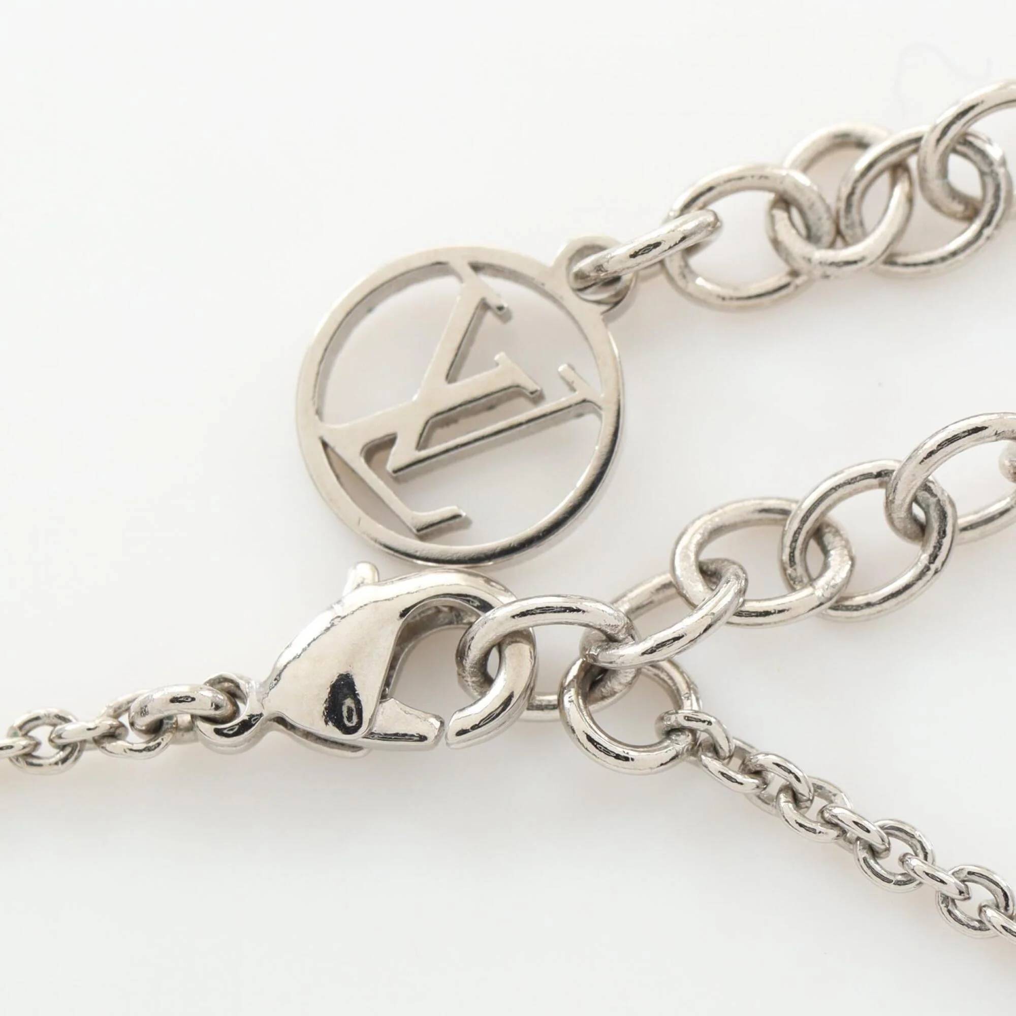 Essential V Pendant Necklace Stainless Steel - Image 4