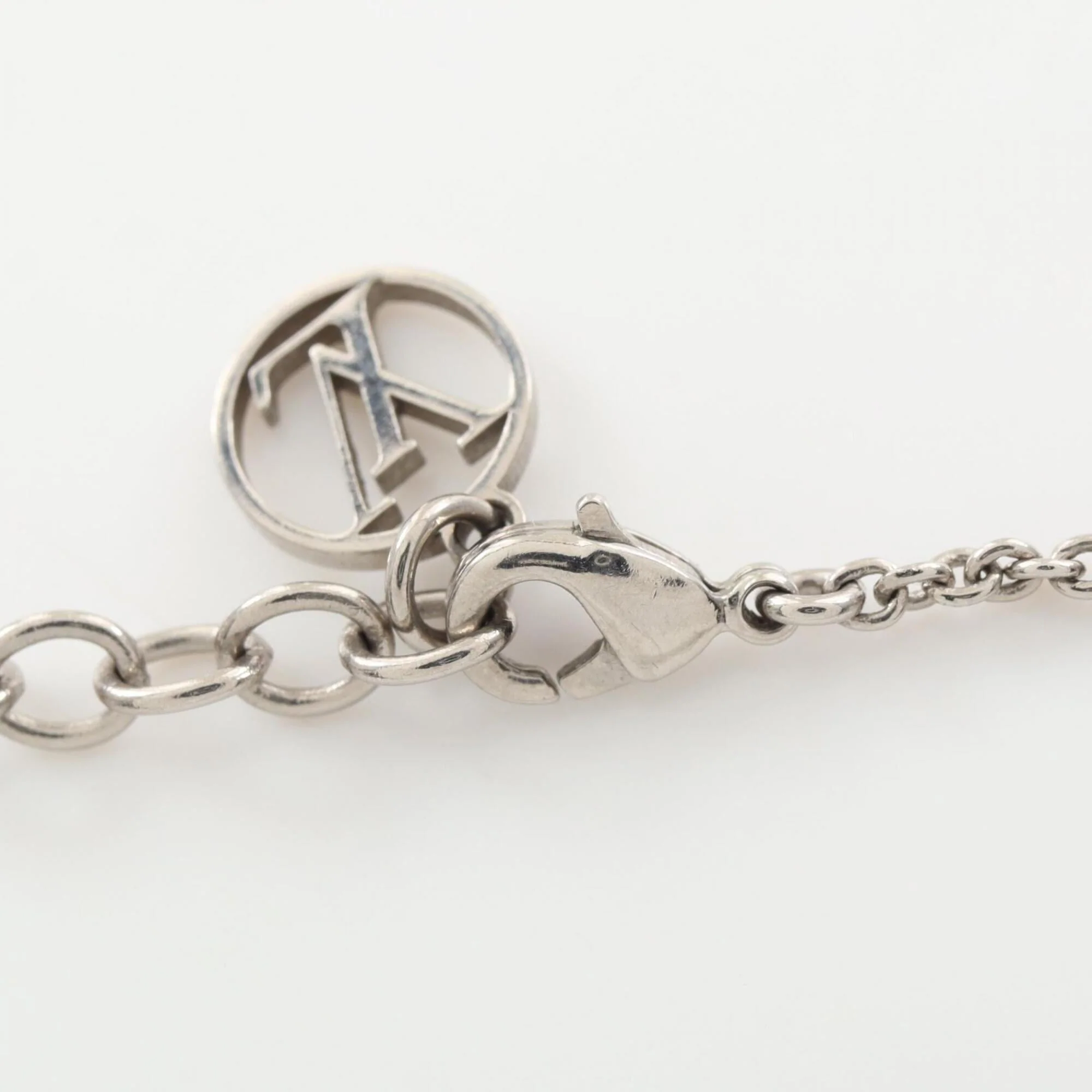 Essential V Pendant Necklace Stainless Steel - Image 4