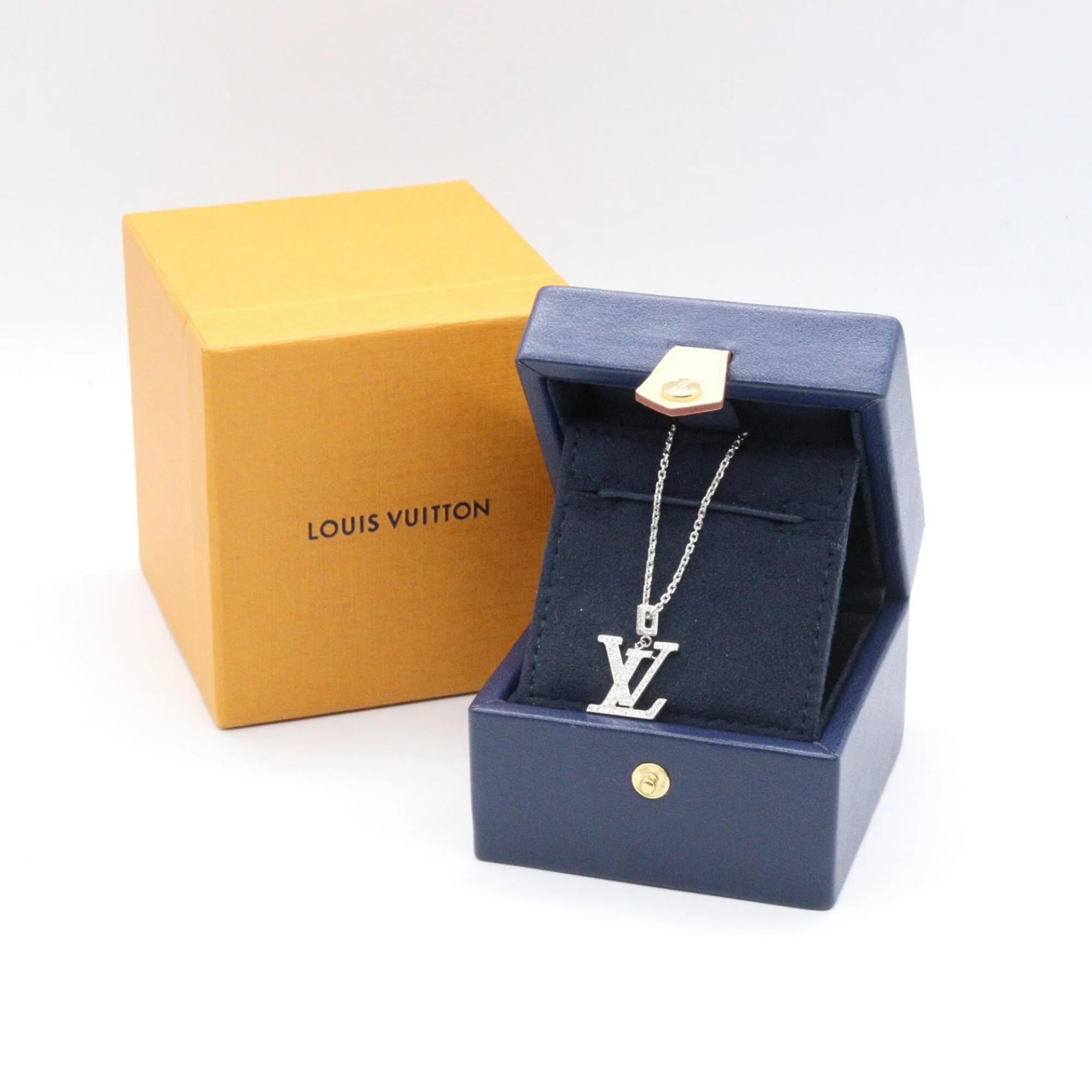 Pendant Necklace 18K White Gold with Diamond - Image 7