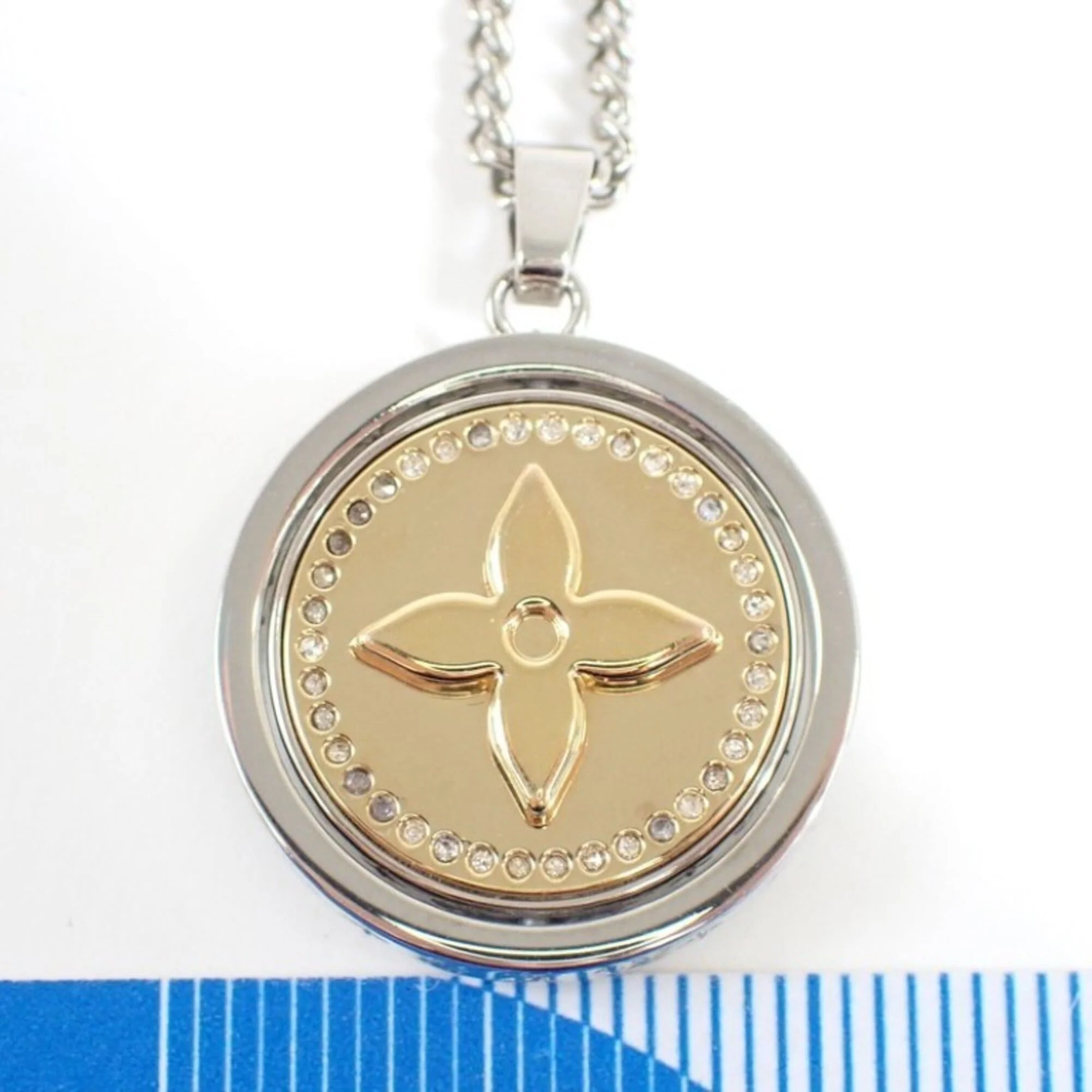 Pendant Necklace Gold and Silver Metal - Image 3