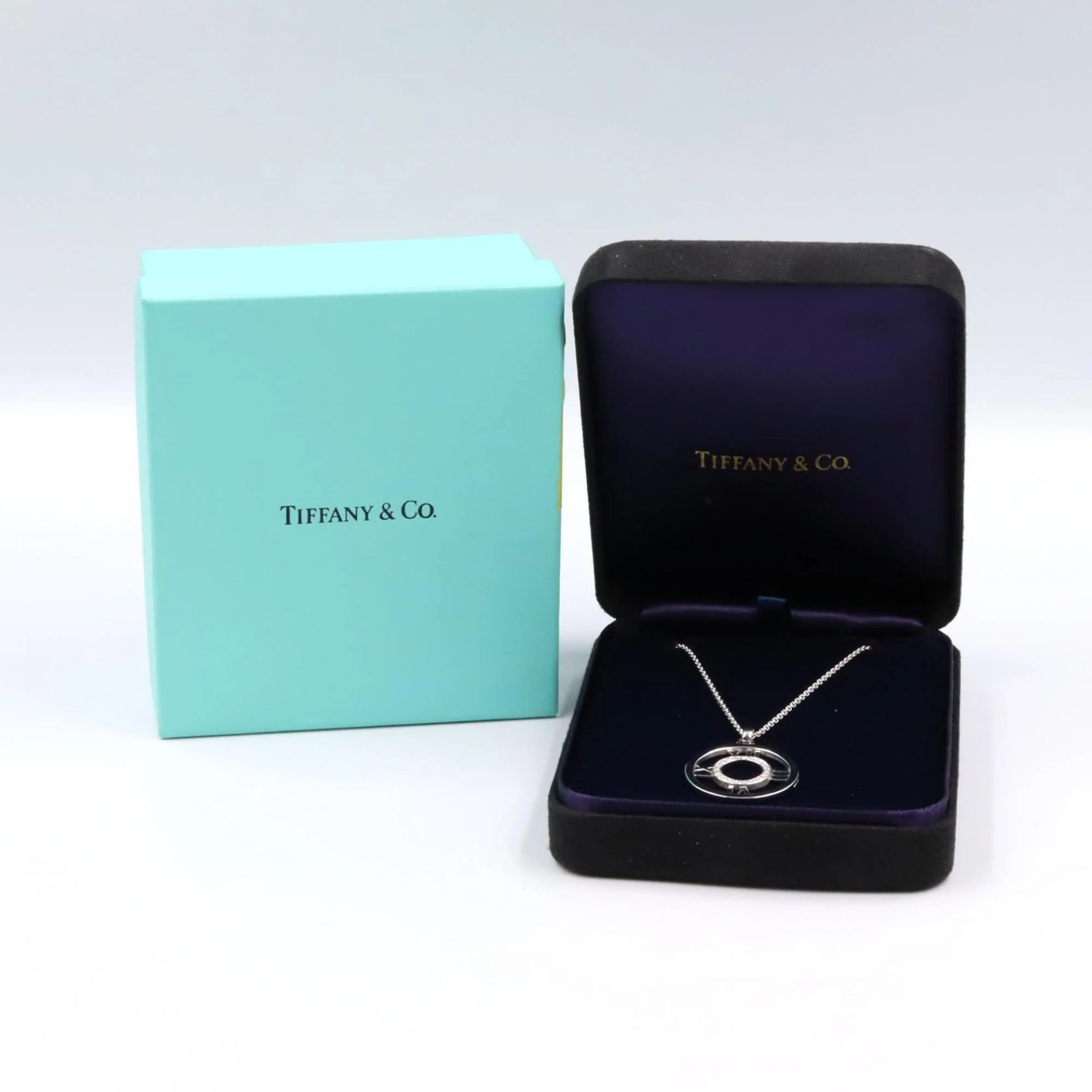 Atlas Pendant Necklace 18K White Gold - Image 7