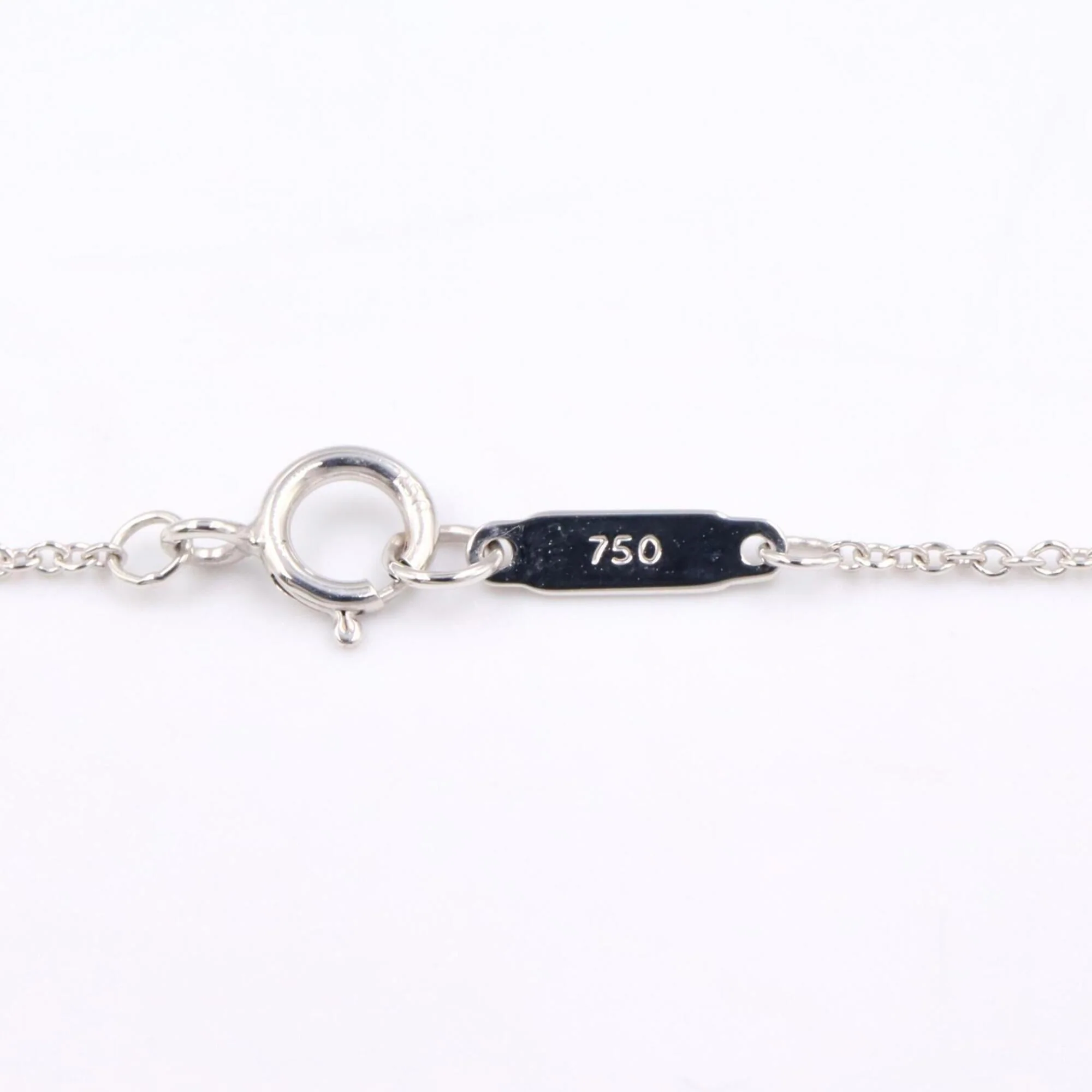 Cross Pendant Necklace 18K White Gold with Diamond - Image 4