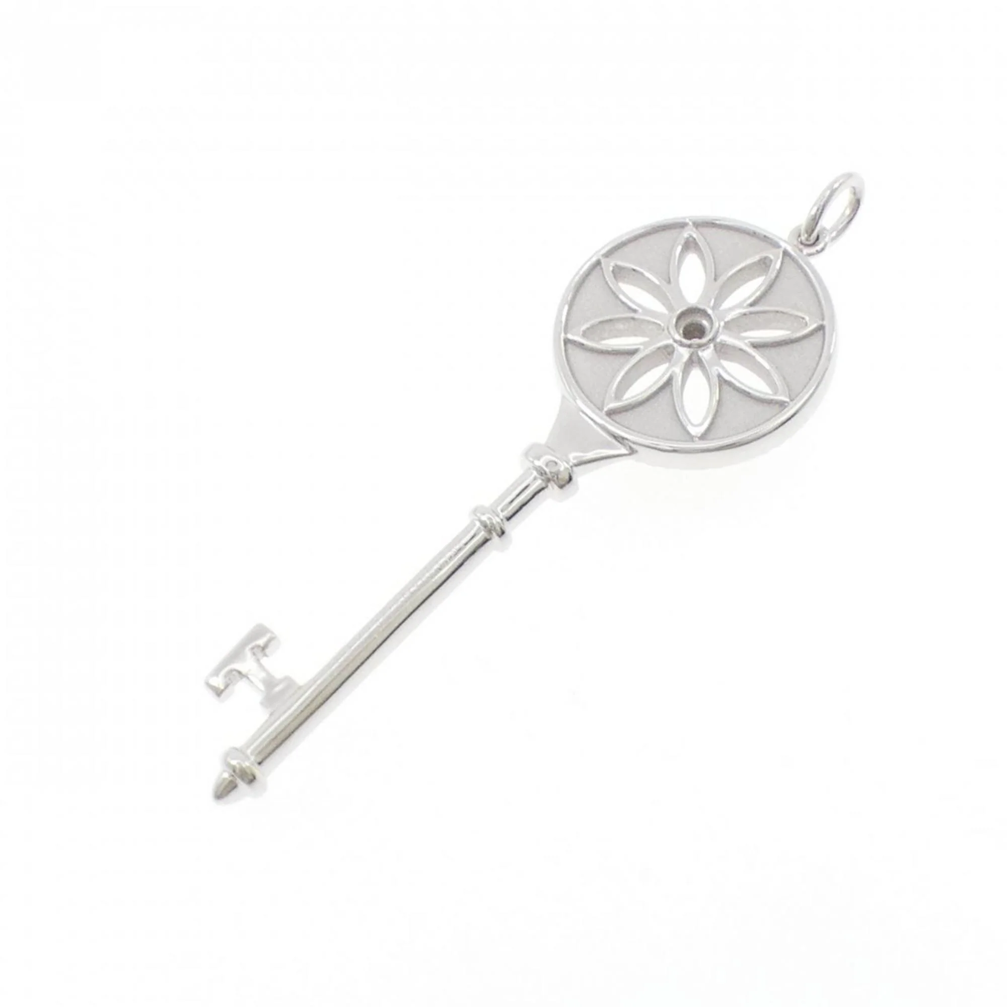 Daisy Key Pendant 18K White Gold with Diamond - Image 2
