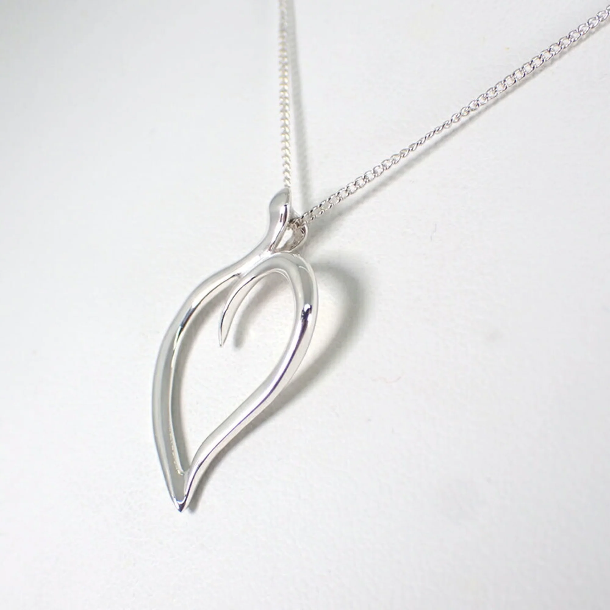 Elsa Peretti Pendant Necklace Sterling Silver 25.4mm - Image 4