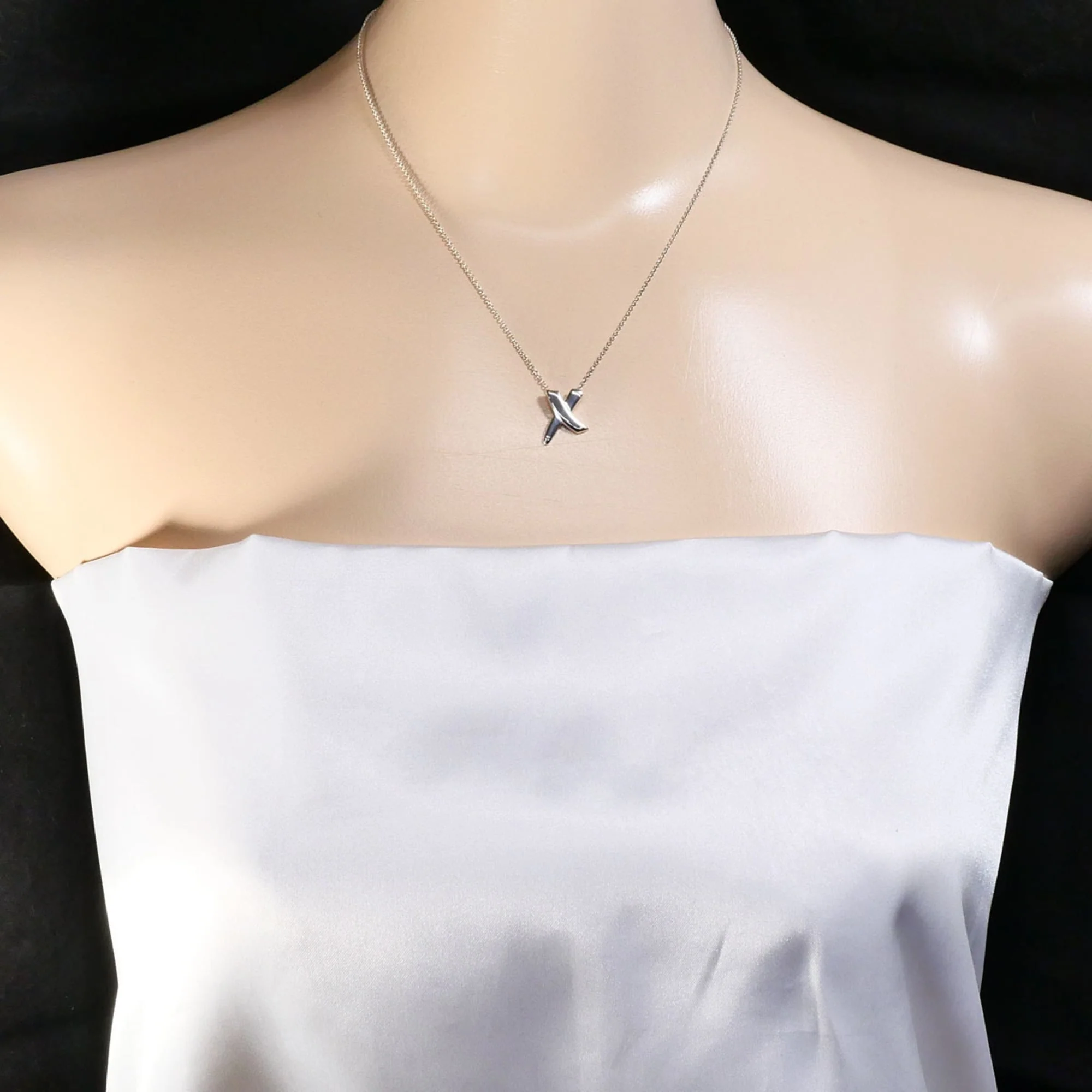 Kiss Pendant Necklace Sterling Silver - Image 6
