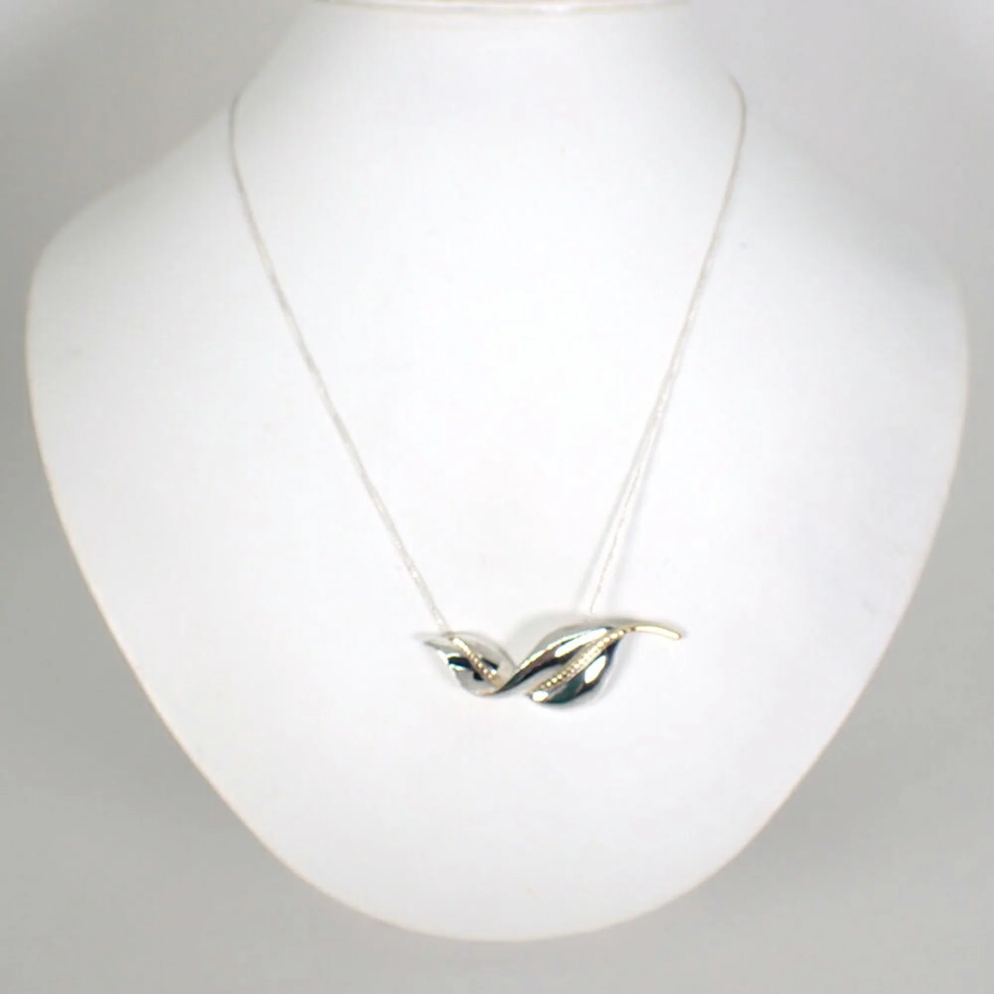 Leaf Pendant Necklace Sterling Silver and 18K Yellow Gold - Image 3