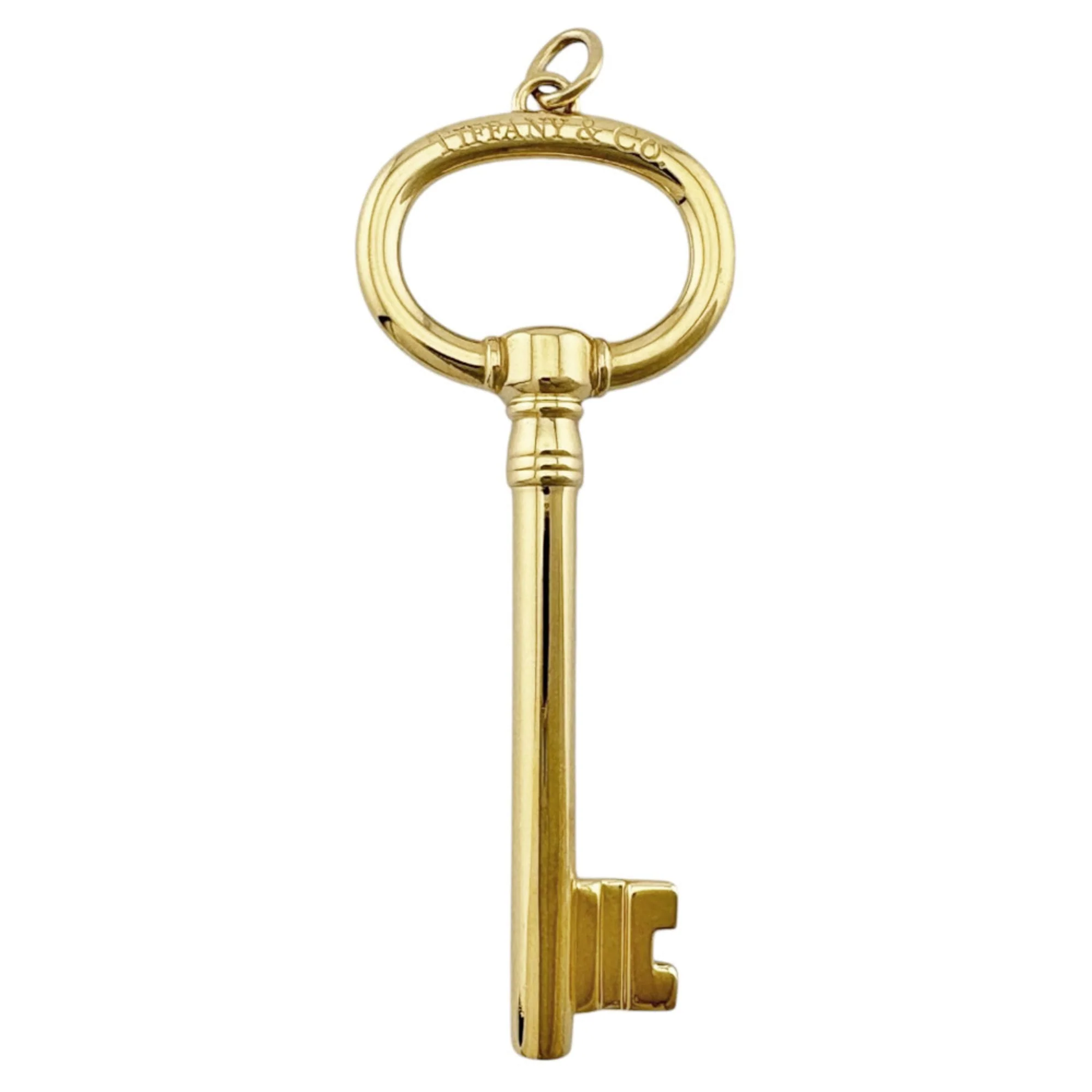 Oval Key Pendant Necklace 18K Yellow Gold