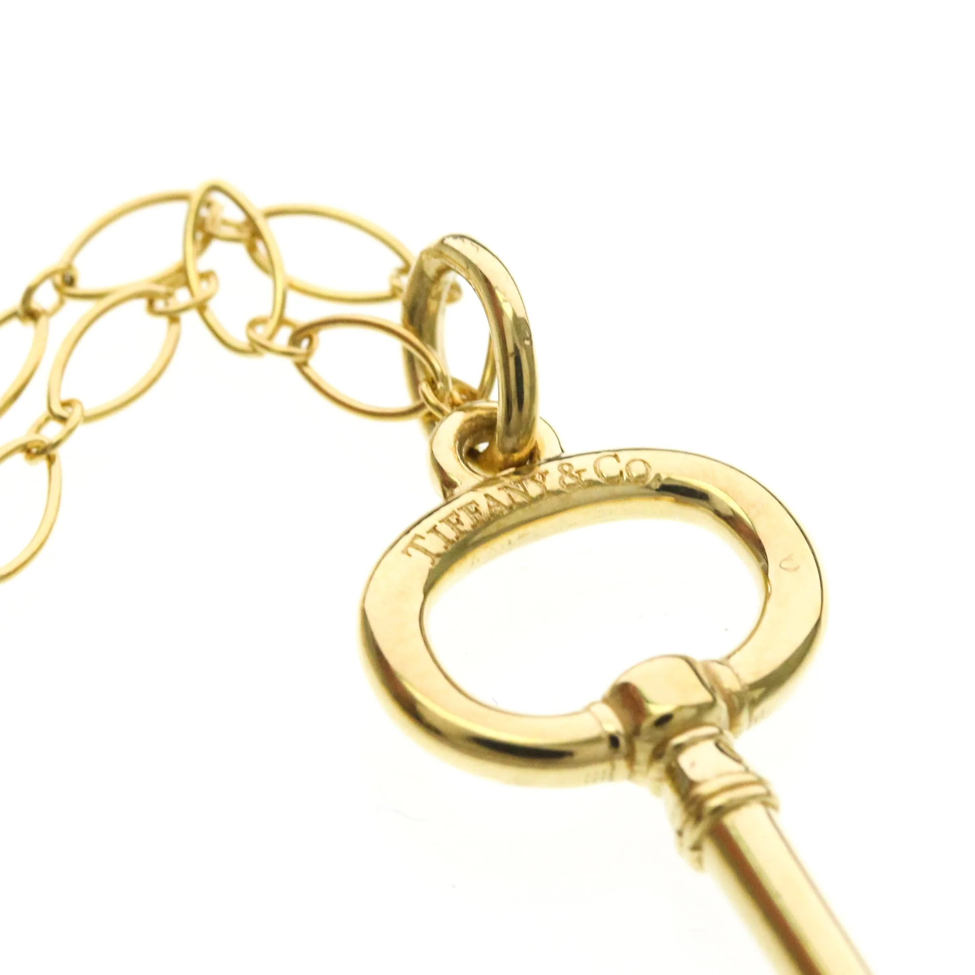 Oval Key Pendant Necklace 18K Yellow Gold - Image 7