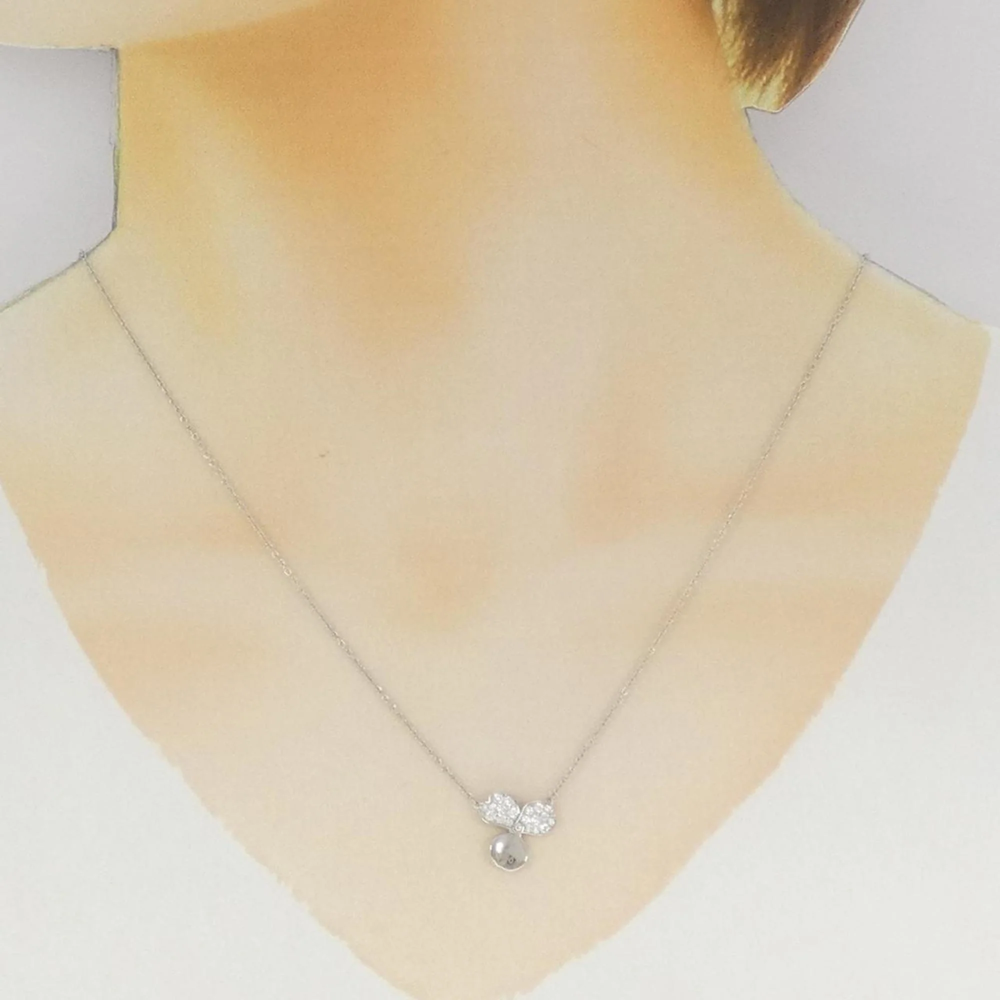 Paper Flower Pendant Necklace Platinum with Diamond - Image 6