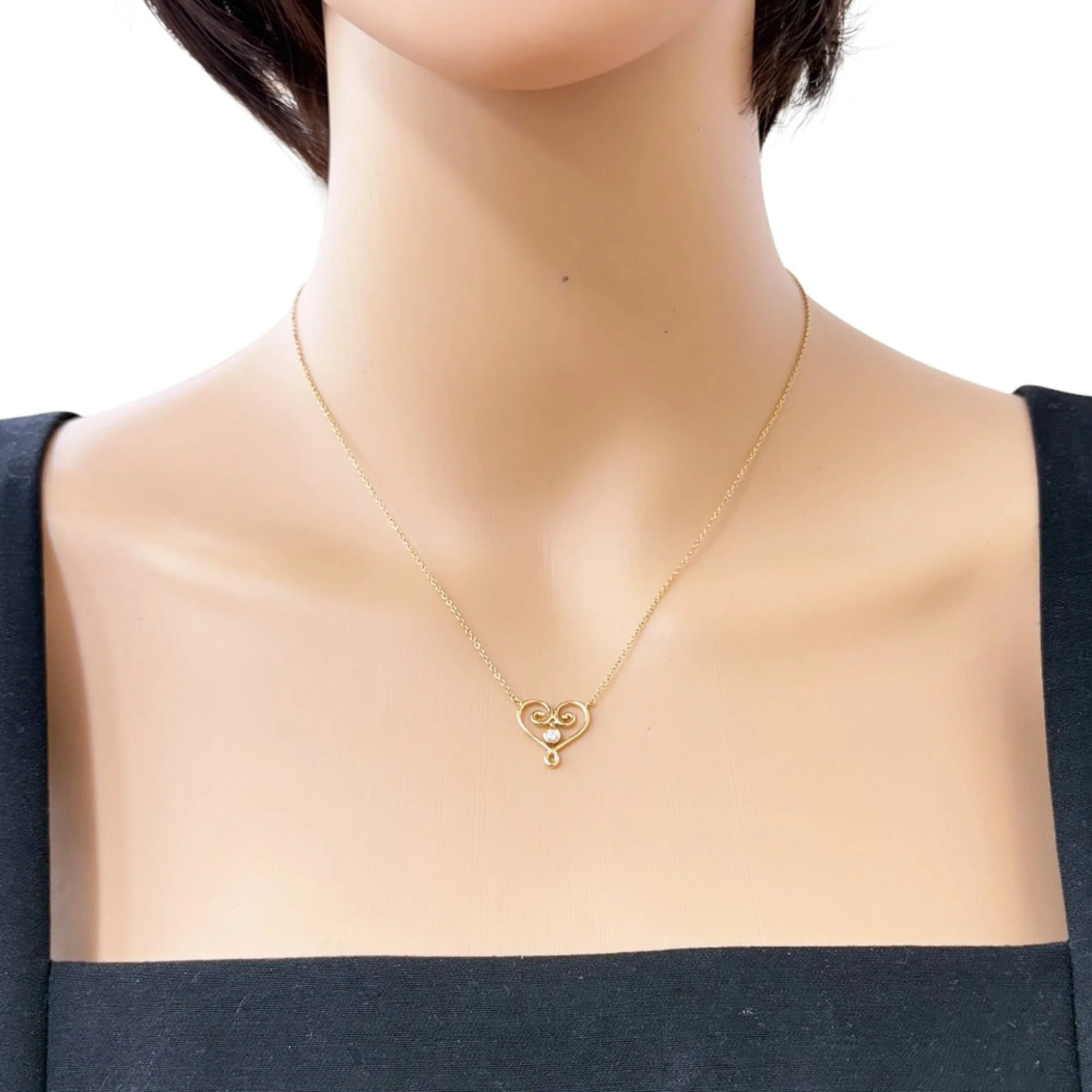 Pendant Necklace 18K Yellow Gold with Diamond and Heart Design - Image 2