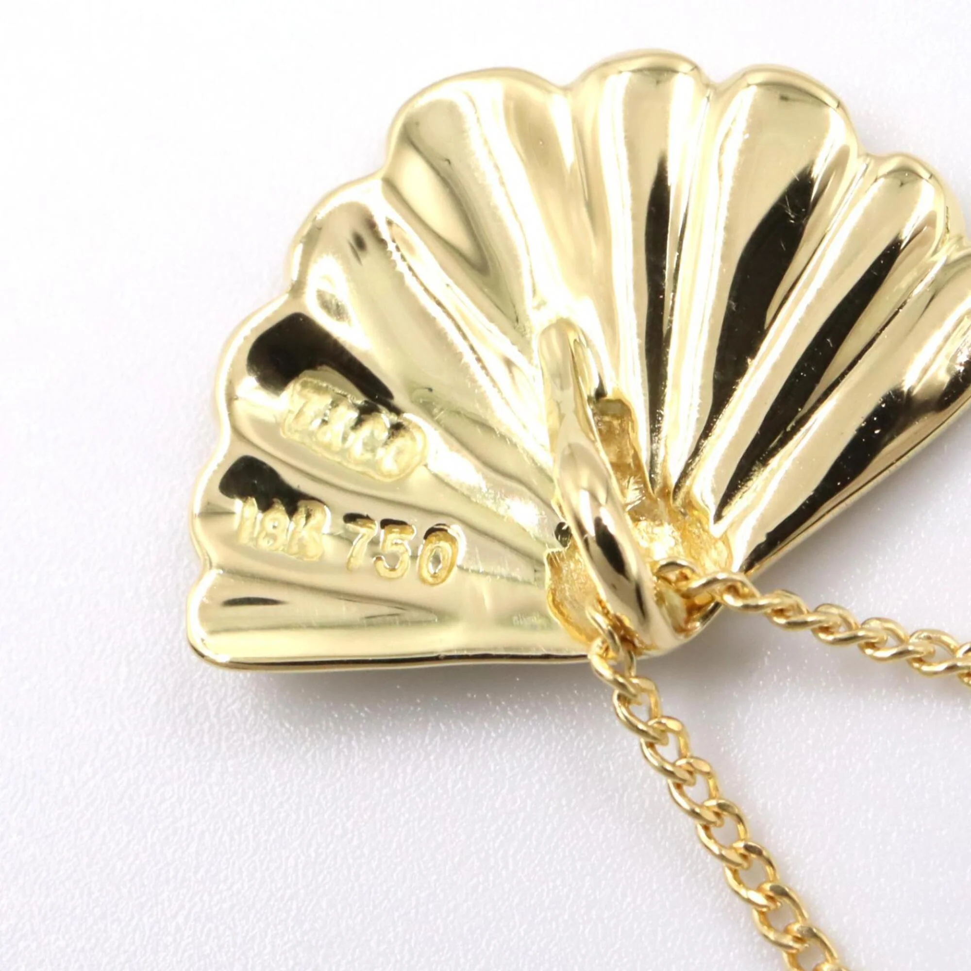 Shell Pendant Necklace 18K Yellow Gold - Image 3