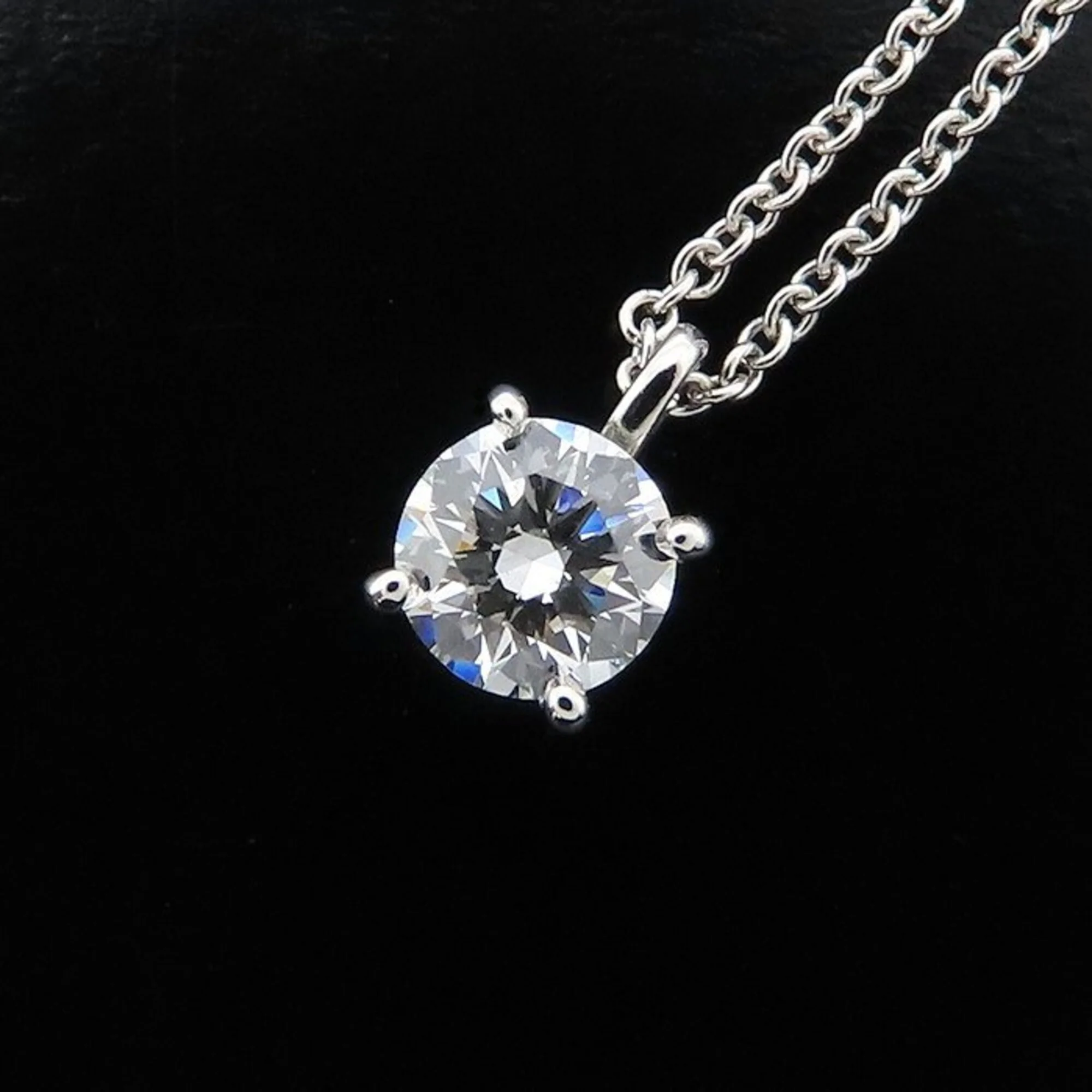 Solitaire Pendant Necklace Platinum with Diamond - Image 6