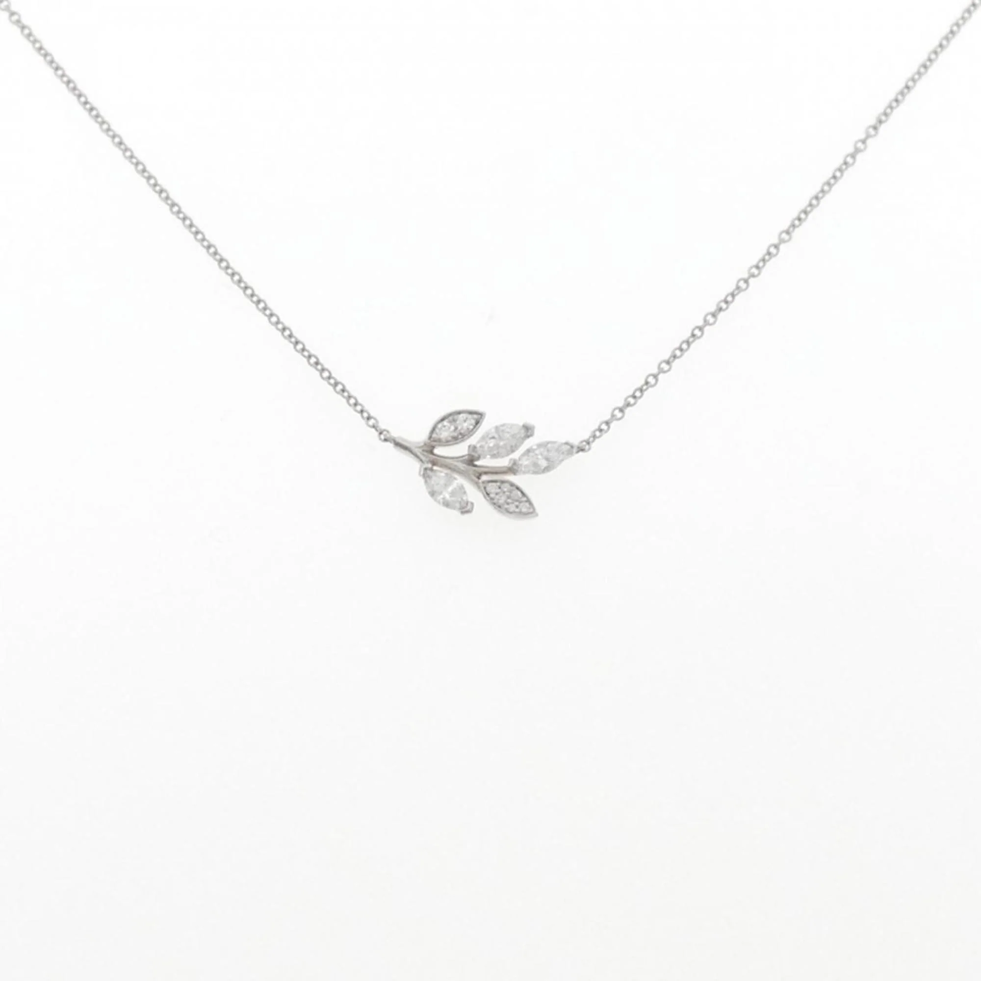 Victoria Pendant Necklace Platinum with Diamond