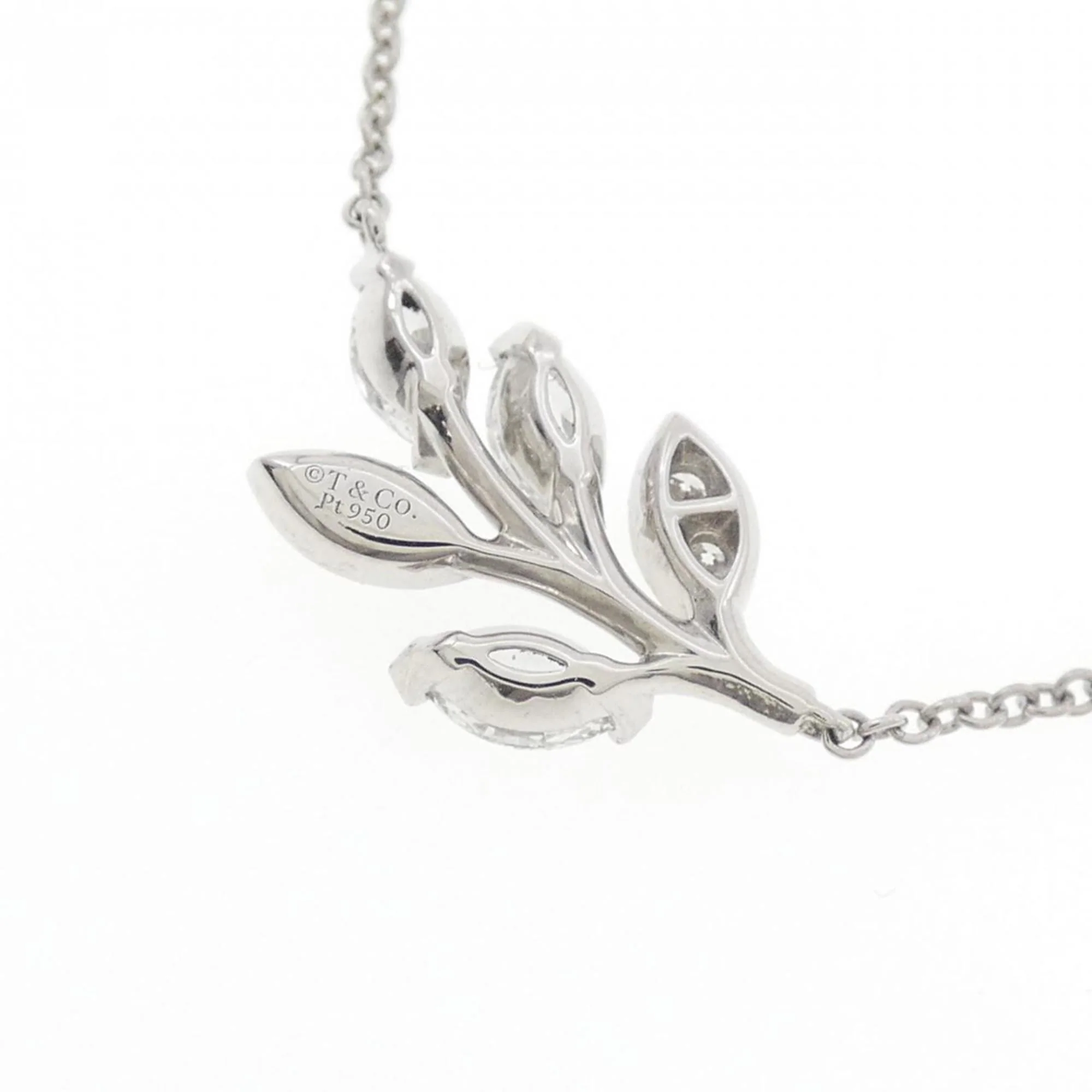 Victoria Pendant Necklace Platinum with Diamond - Image 4