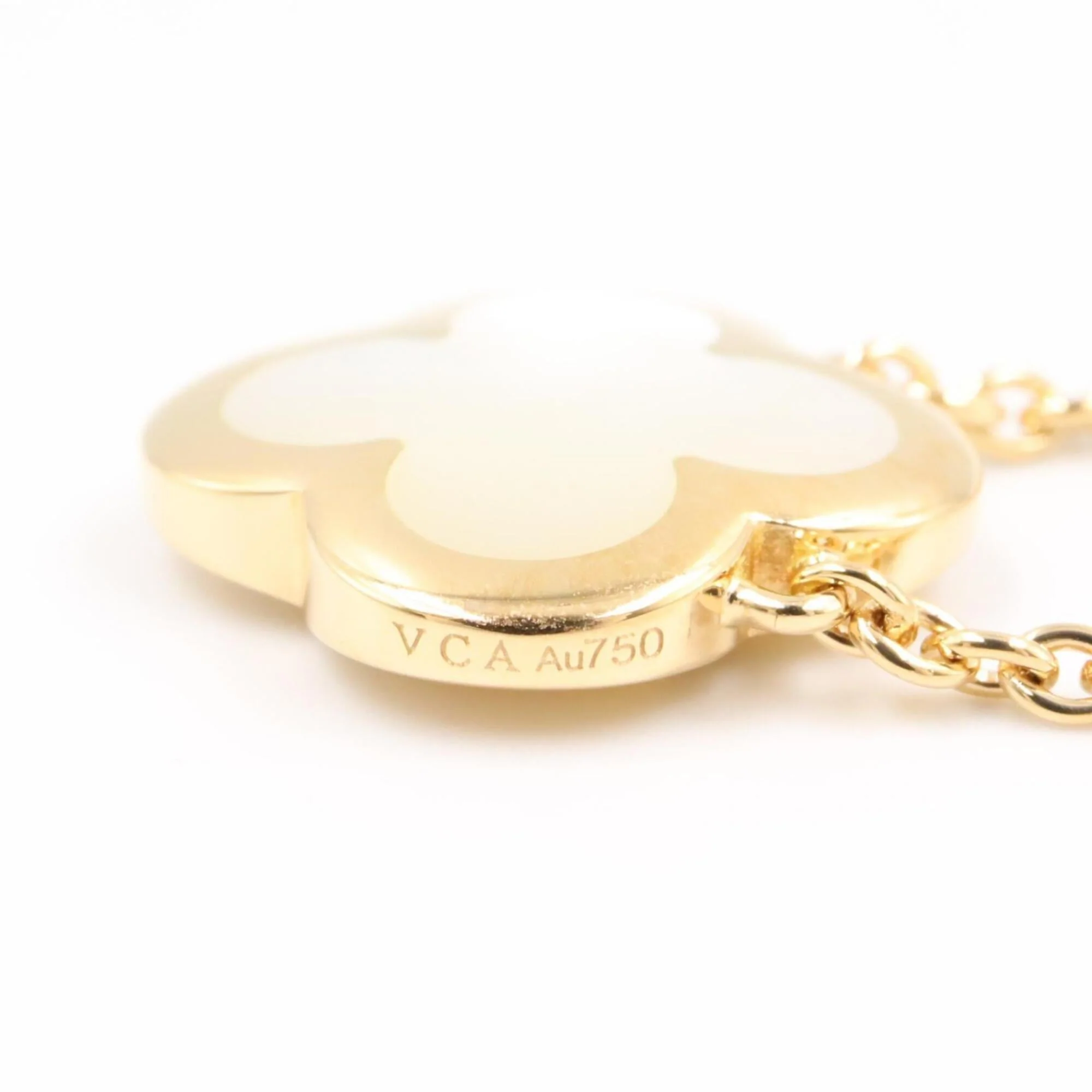 Alhambra Pendant Necklace 18K Yellow Gold - Image 3