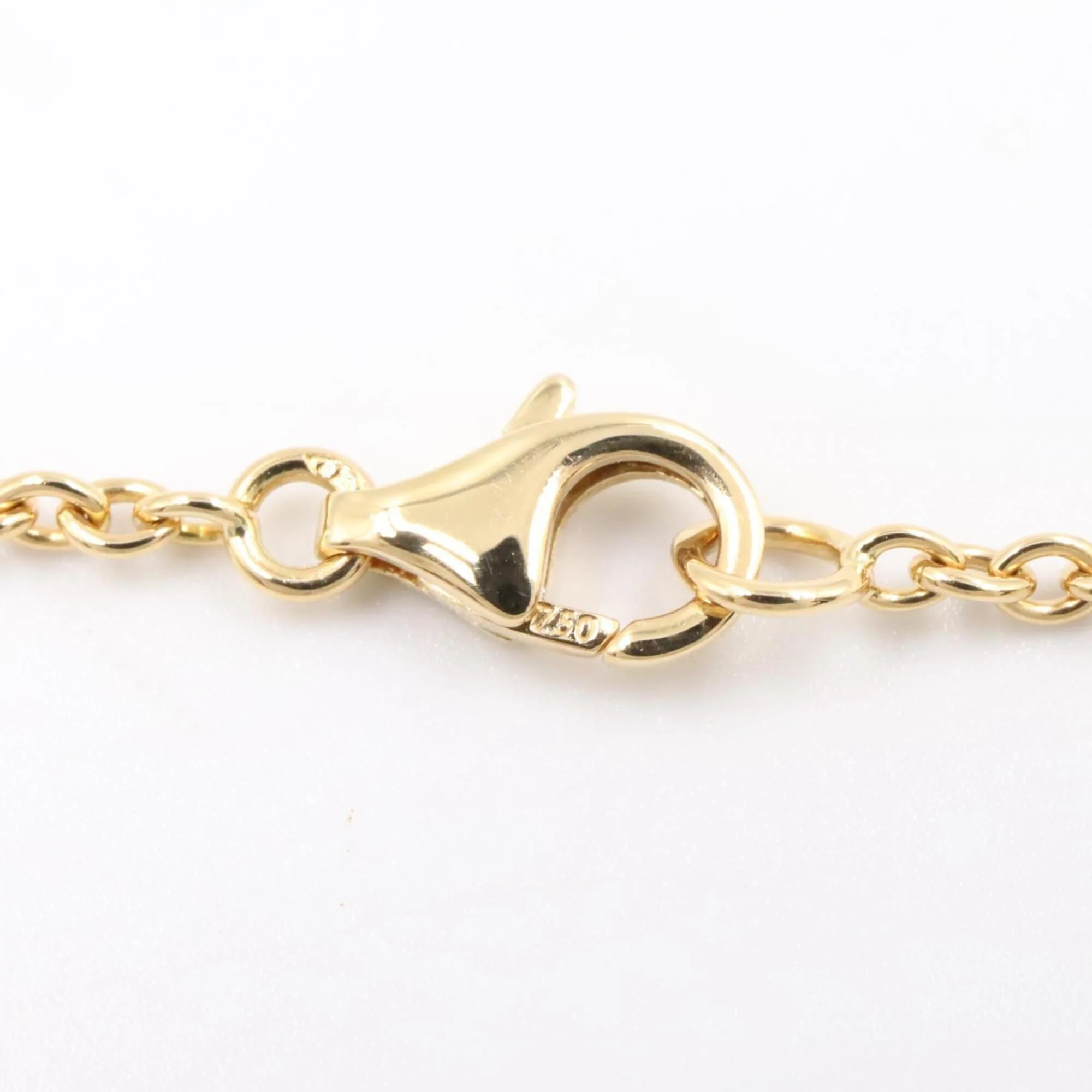Alhambra Pendant Necklace 18K Yellow Gold - Image 4