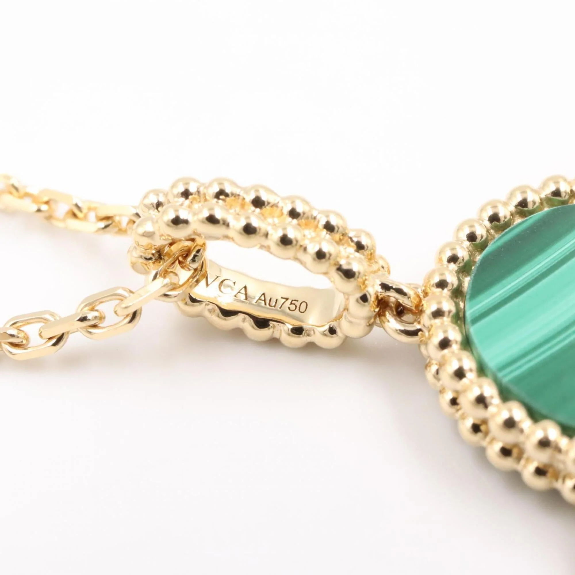 Alhambra Pendant Necklace 18K Yellow Gold and Malachite - Image 3