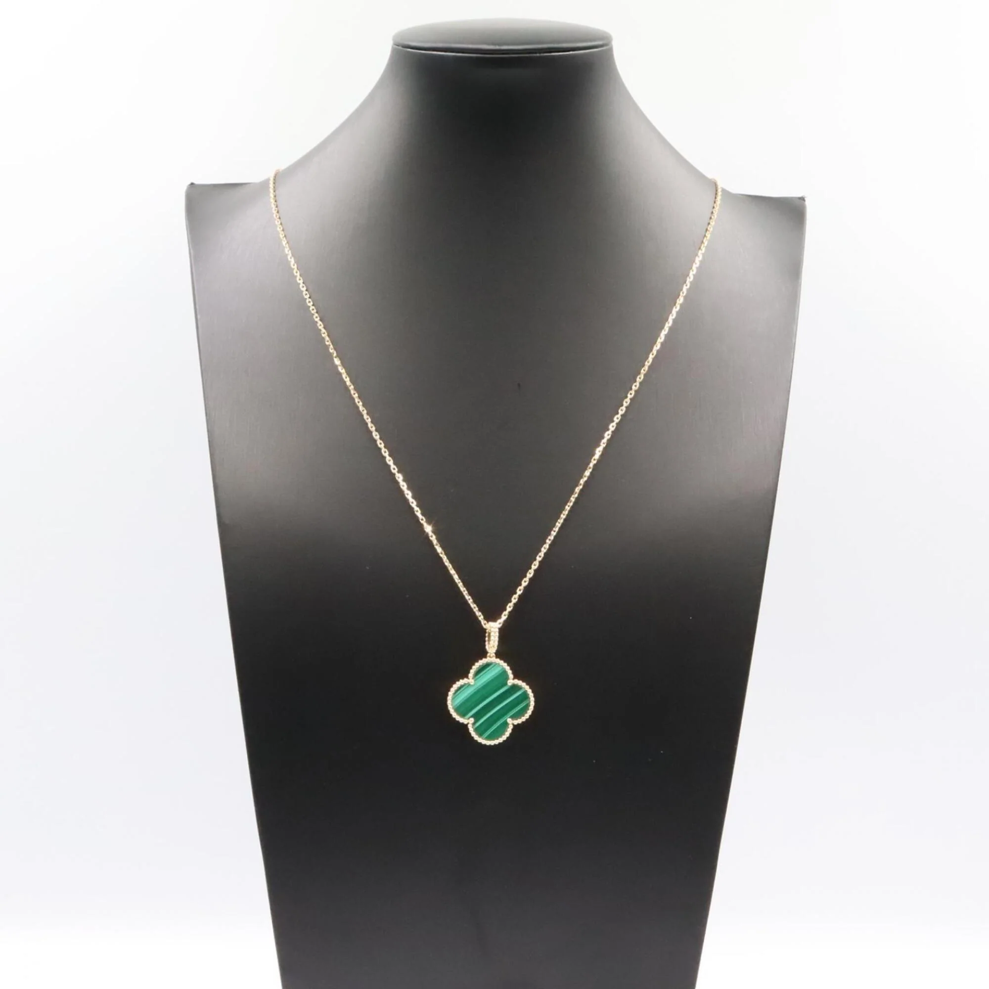 Alhambra Pendant Necklace 18K Yellow Gold and Malachite - Image 7