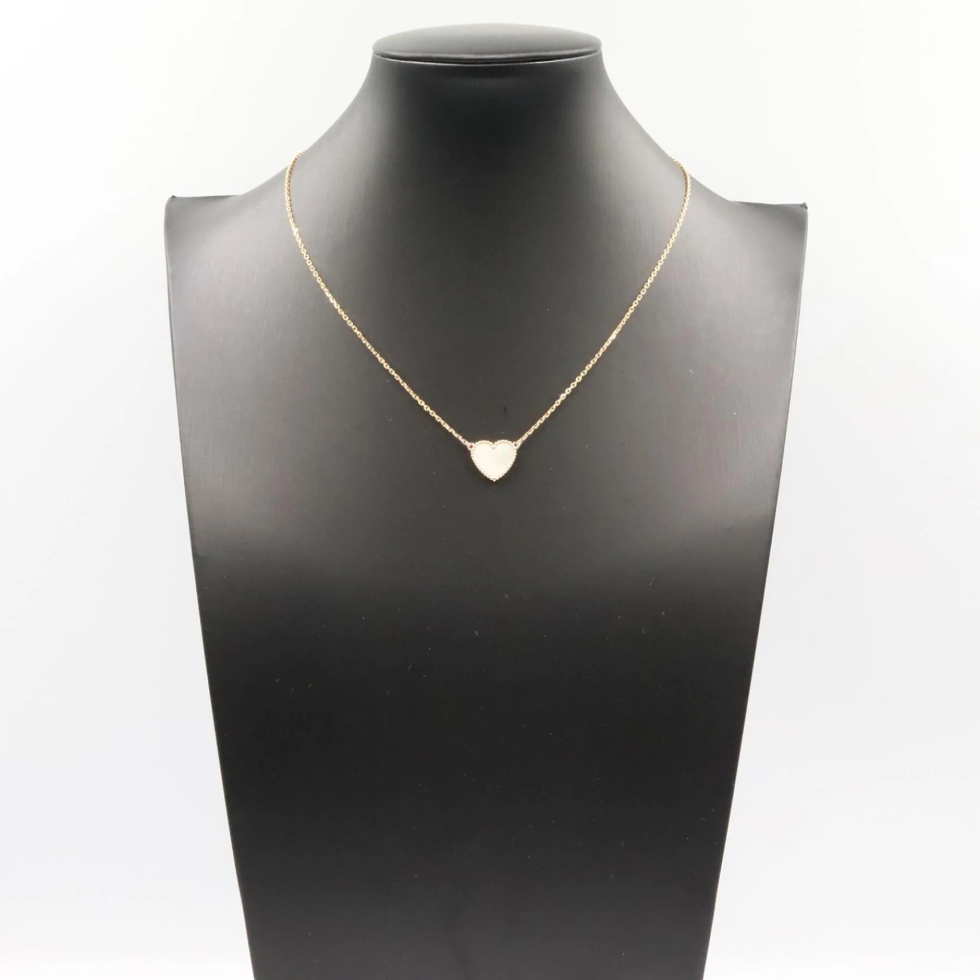 Alhambra Pendant Necklace 18K Yellow Gold and Mother of Pearl - Image 4