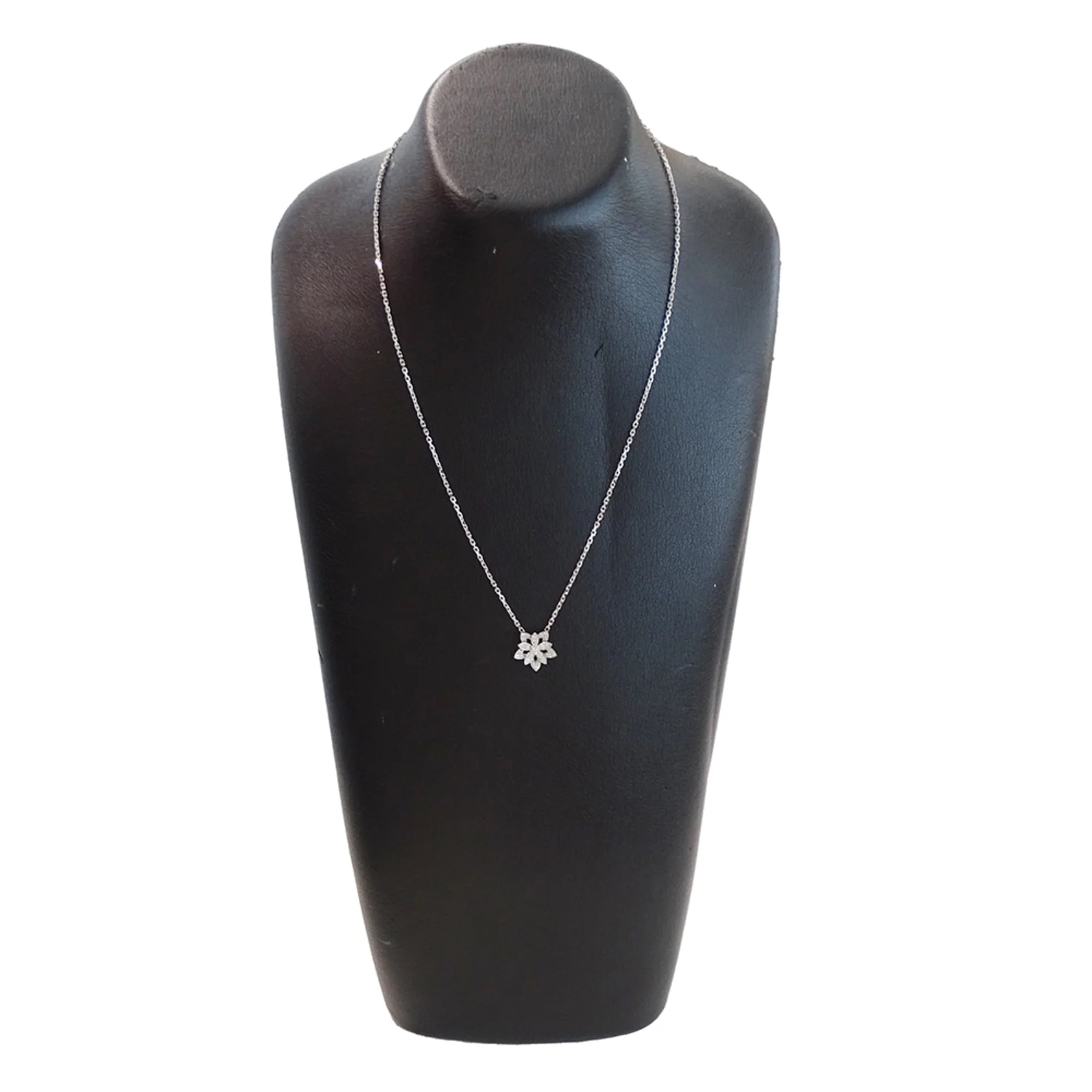 Pendant Necklace 18K White Gold Mini - Image 8