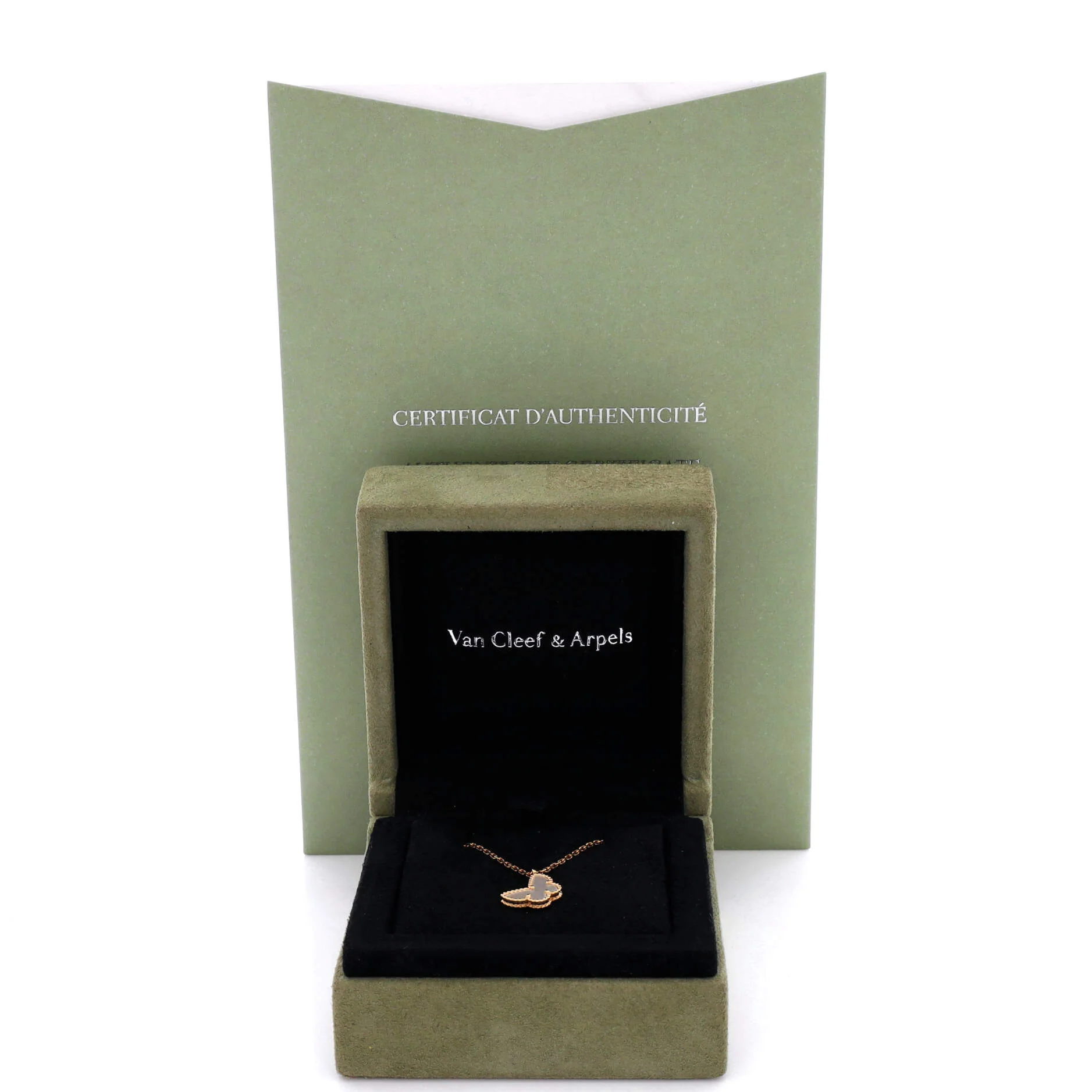 Sweet Alhambra Butterfly Pendant Necklace 18K Yellow Gold and Mother of Pearl - Image 2