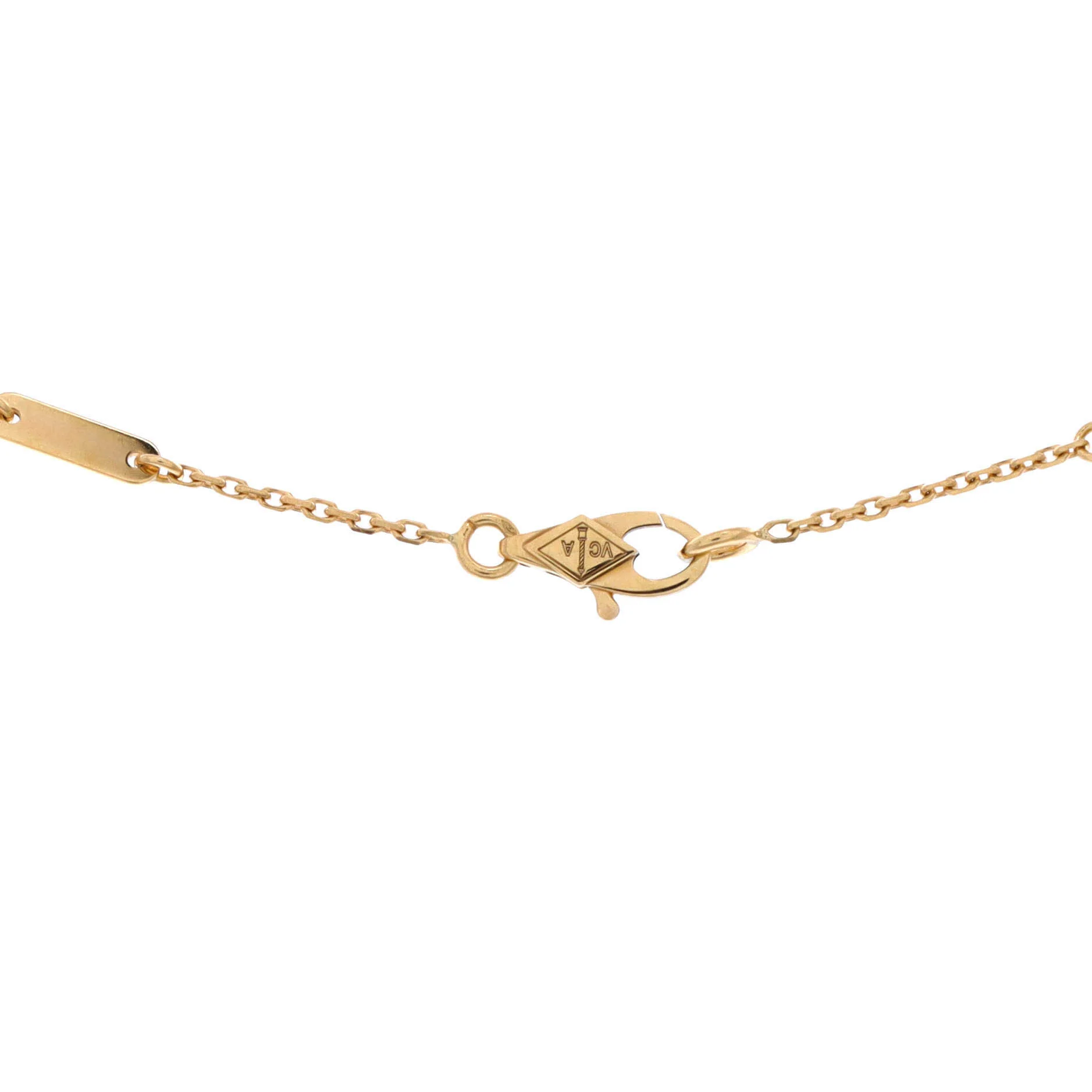 Sweet Alhambra Butterfly Pendant Necklace 18K Yellow Gold and Mother of Pearl - Image 4