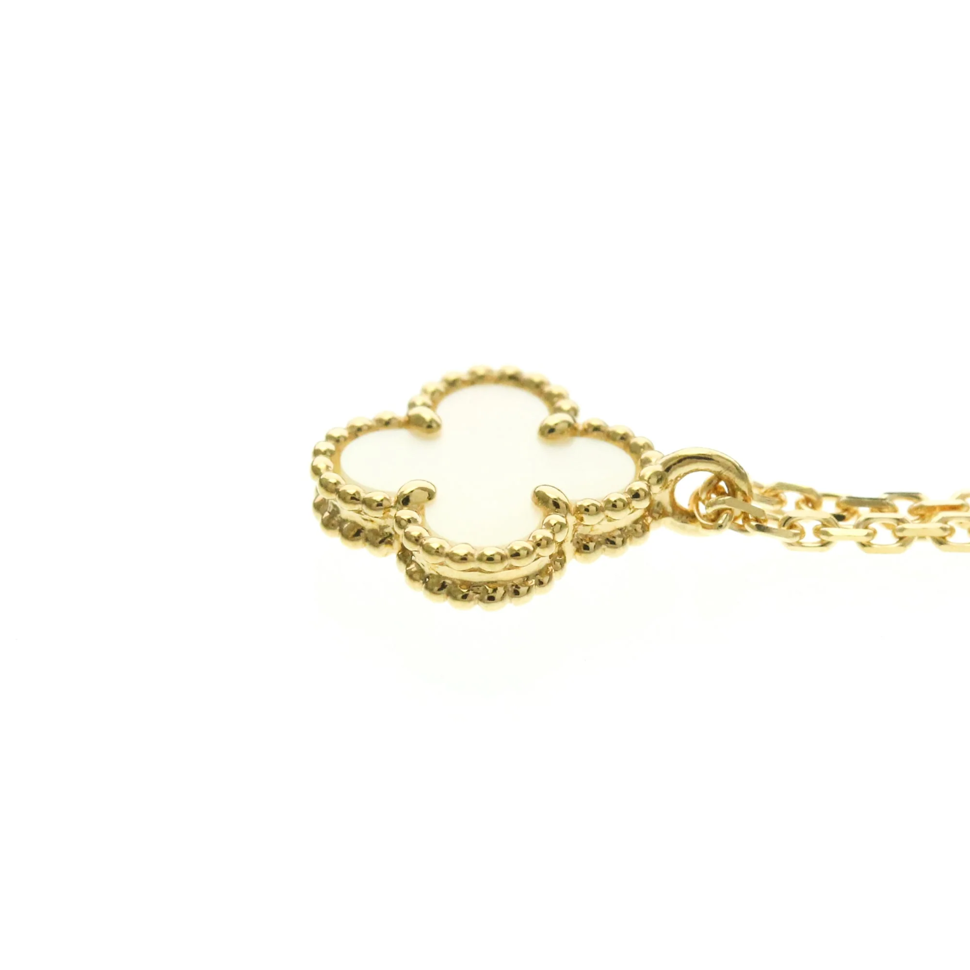 Sweet Alhambra Pendant Necklace 18K Yellow Gold and Mother of Pearl - Image 3