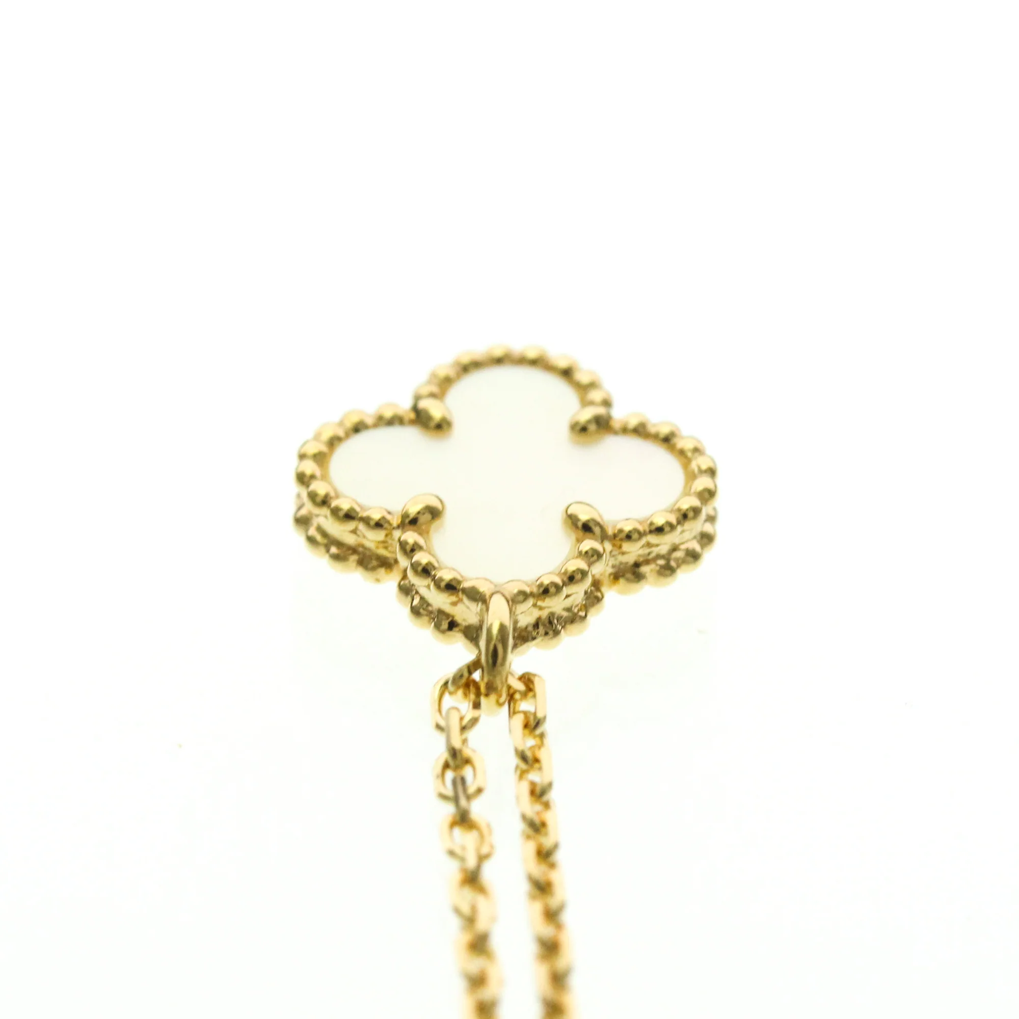 Sweet Alhambra Pendant Necklace 18K Yellow Gold and Mother of Pearl - Image 6