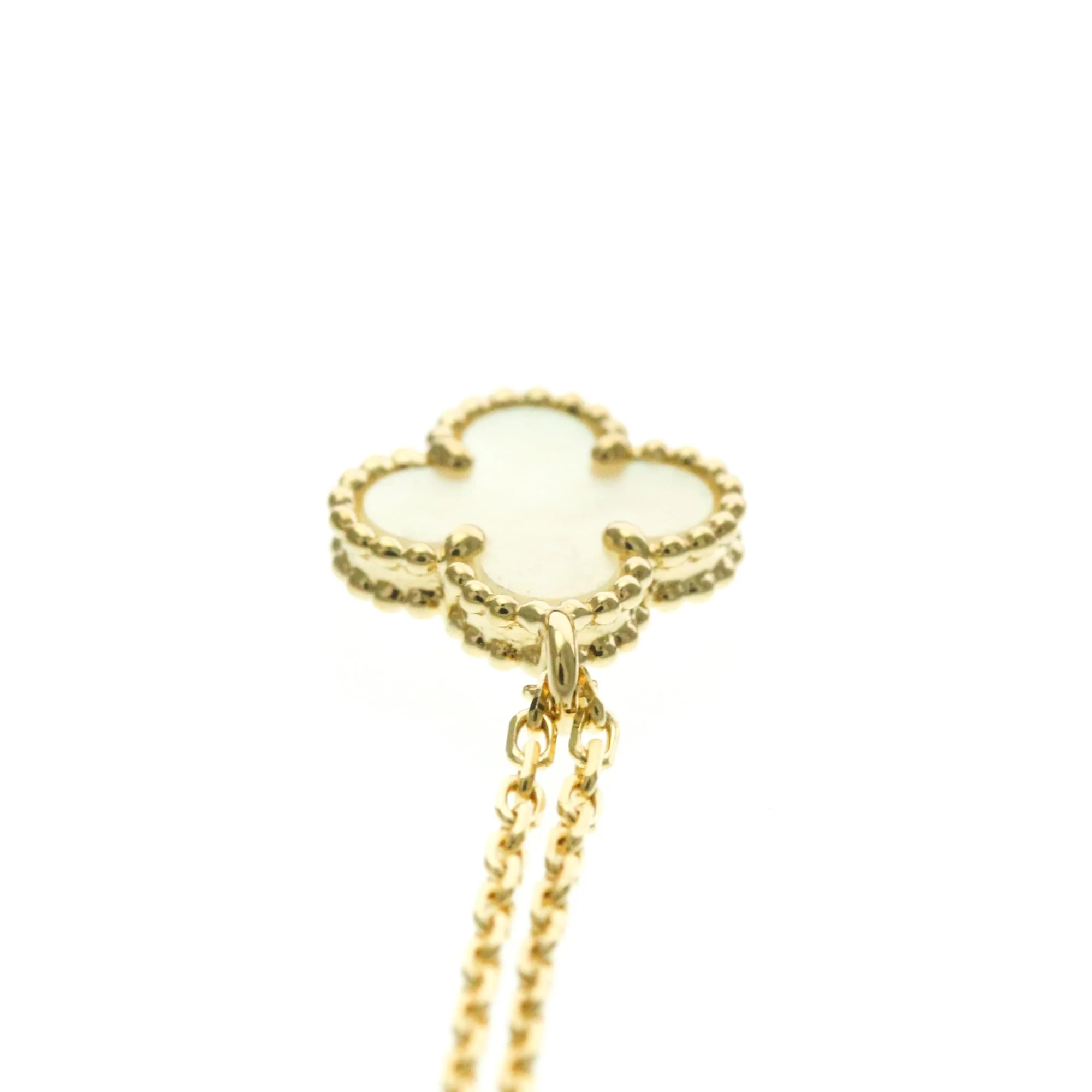 Sweet Alhambra Pendant Necklace 18K Yellow Gold and Mother of Pearl - Image 6