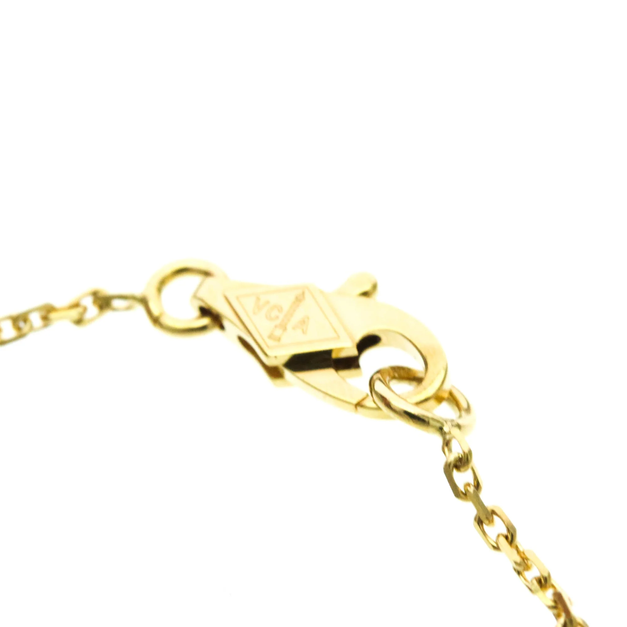 Sweet Alhambra Pendant Necklace 18K Yellow Gold and Mother of Pearl - Image 8