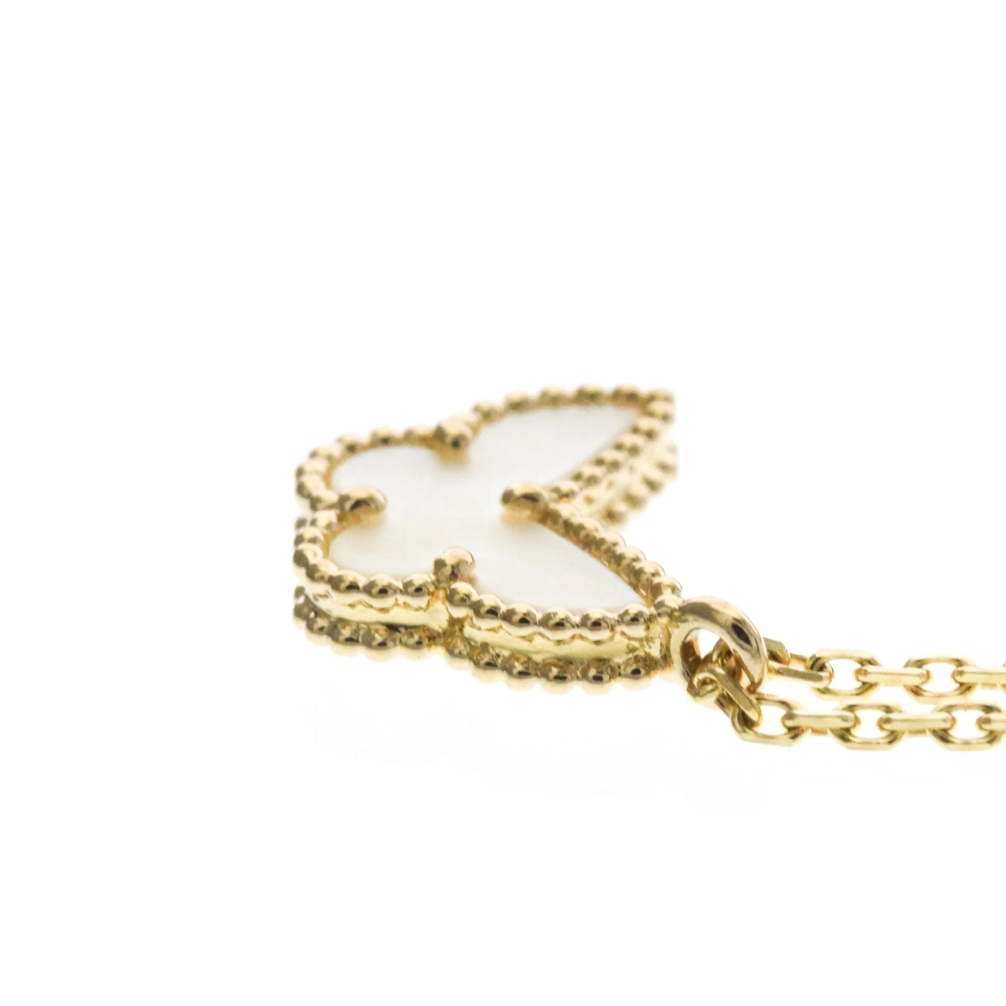 Sweet Alhambra Pendant Necklace 18K Yellow Gold and Mother of Pearl - Image 3