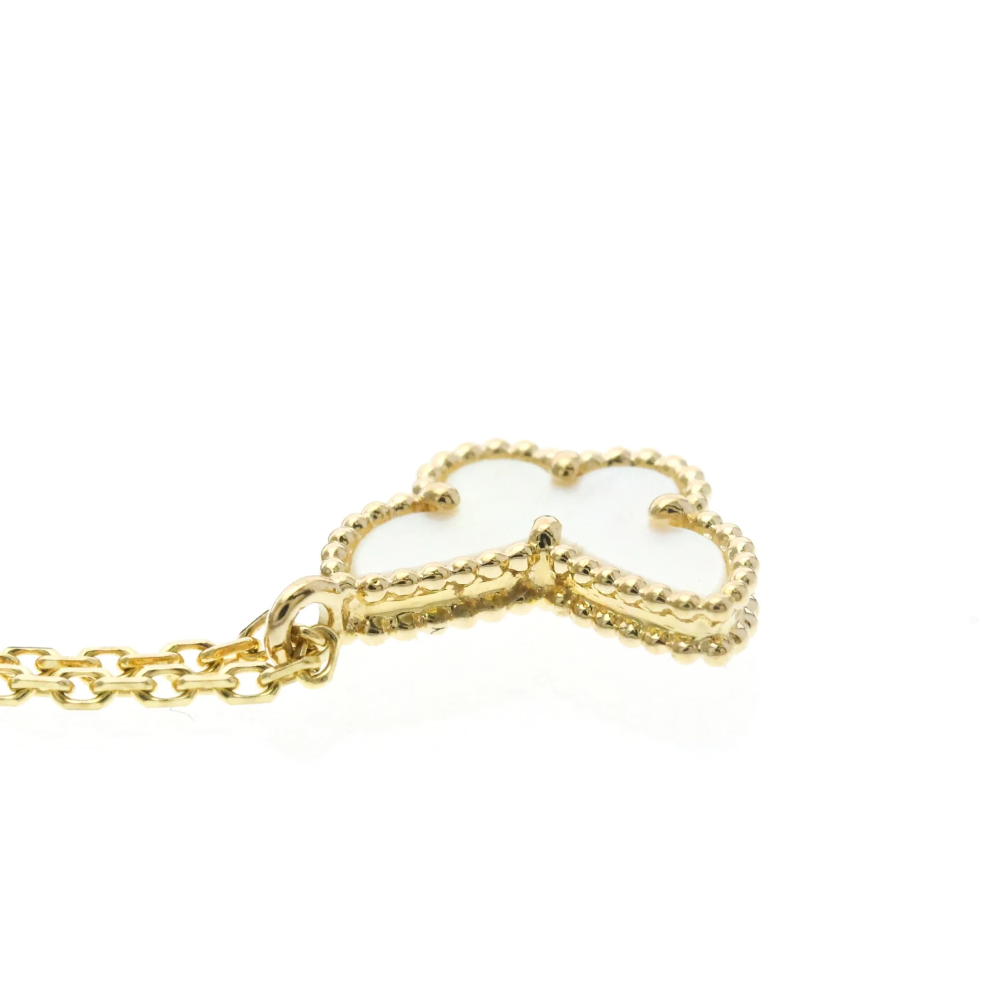 Sweet Alhambra Pendant Necklace 18K Yellow Gold and Mother of Pearl - Image 6