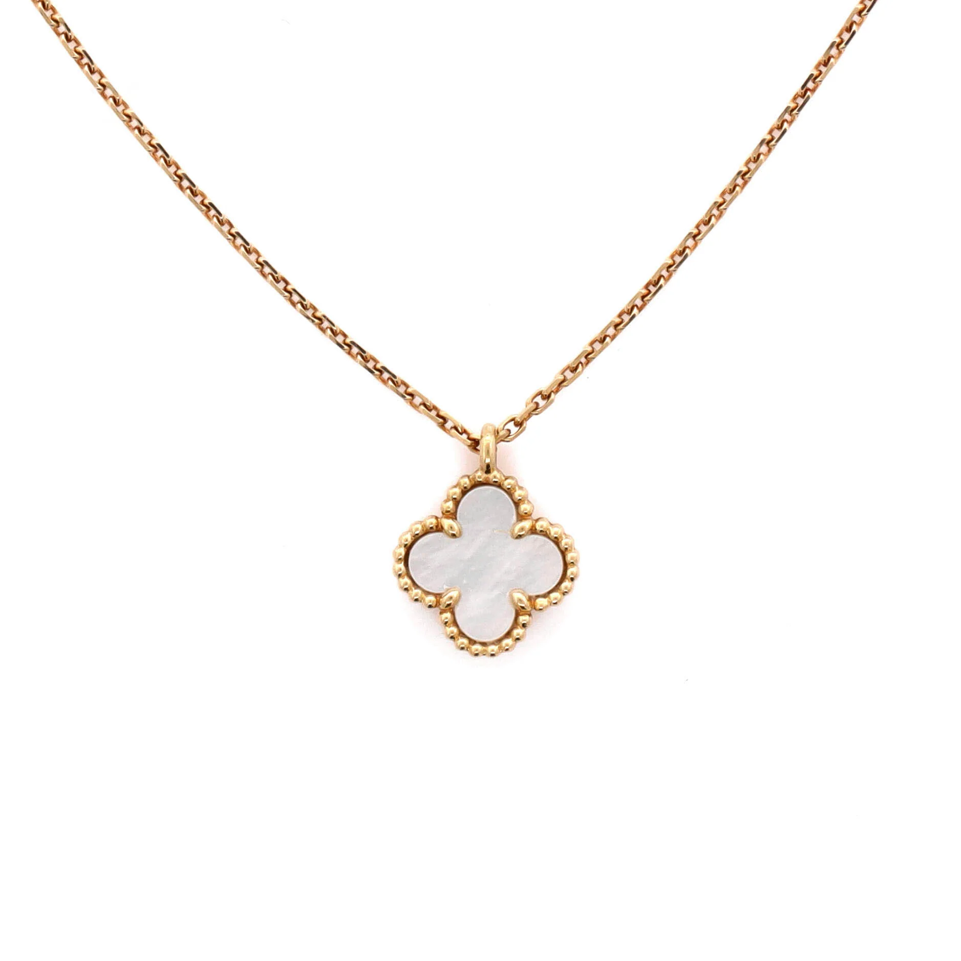 Sweet Alhambra Pendant Necklace 18K Yellow Gold and Mother of Pearl - Image 4