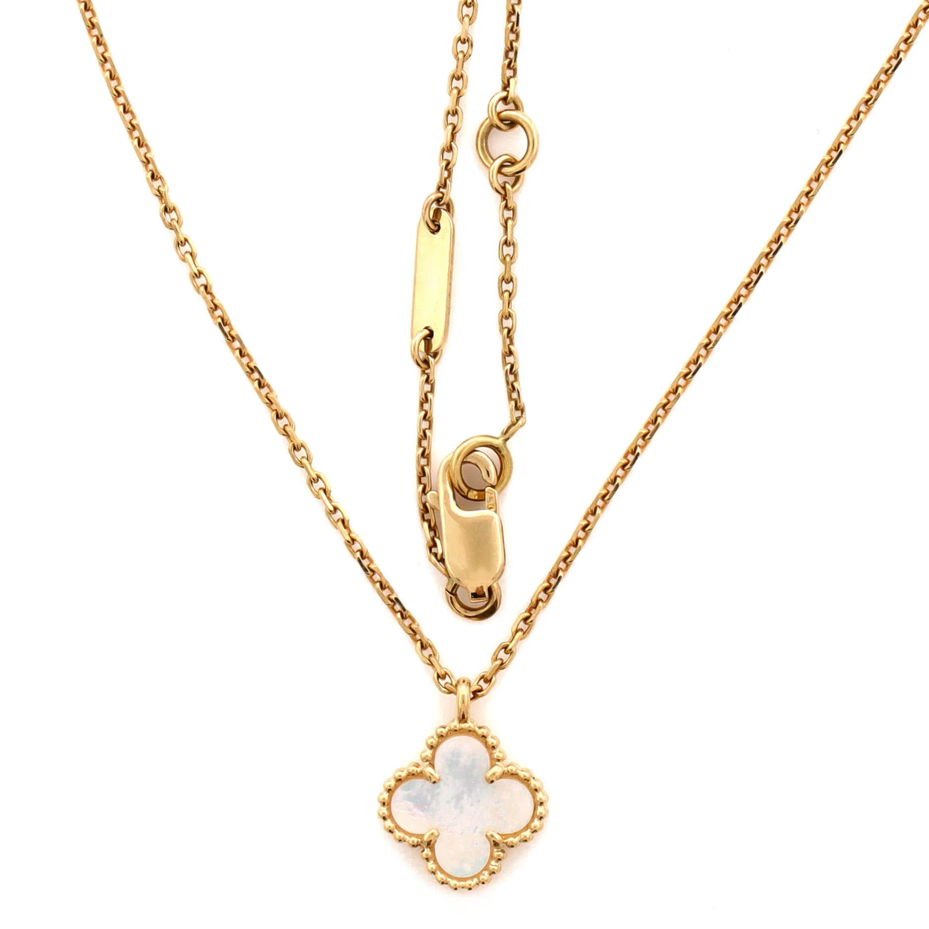 Sweet Alhambra Pendant Necklace 18K Yellow Gold and Mother of Pearl - Image 3