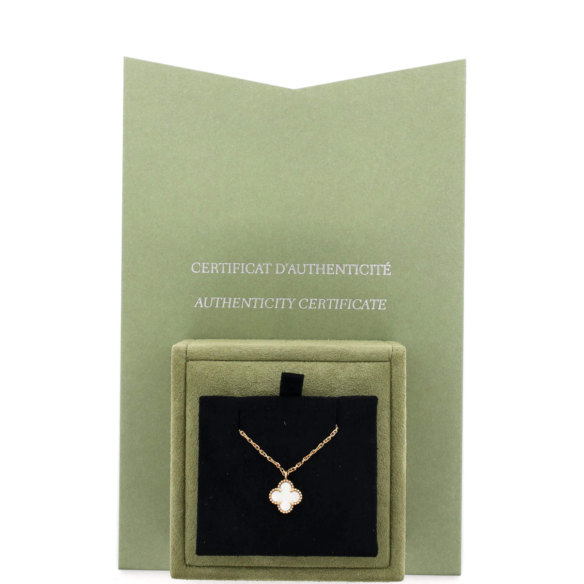 Sweet Alhambra Pendant Necklace 18K Yellow Gold and Mother of Pearl - Image 2