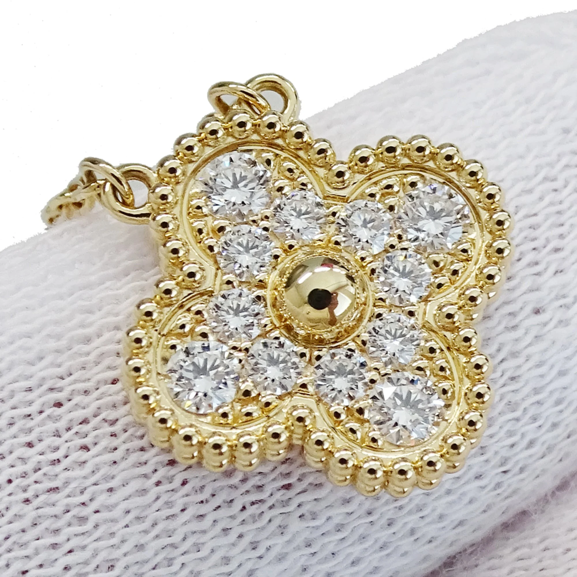 Vintage Alhambra Pendant Necklace 18K Yellow Gold - Image 9