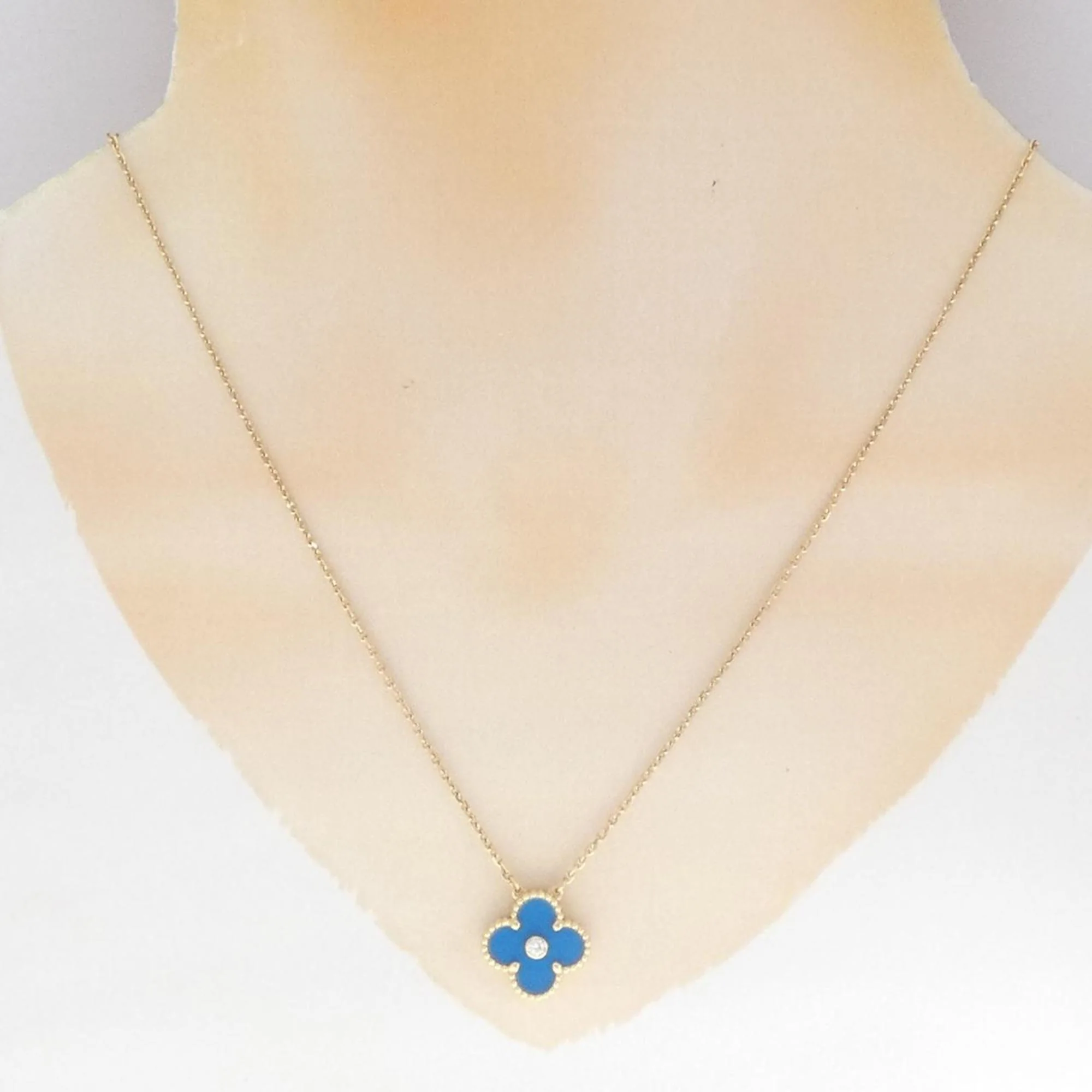 Vintage Alhambra Pendant Necklace 18K Yellow Gold - Image 6