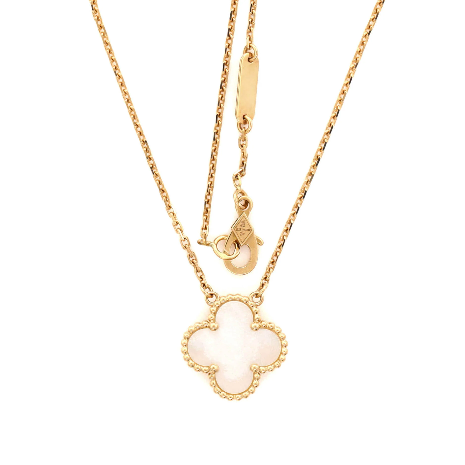 Vintage Alhambra Pendant Necklace 18K Yellow Gold and Mother of Pearl - Image 3