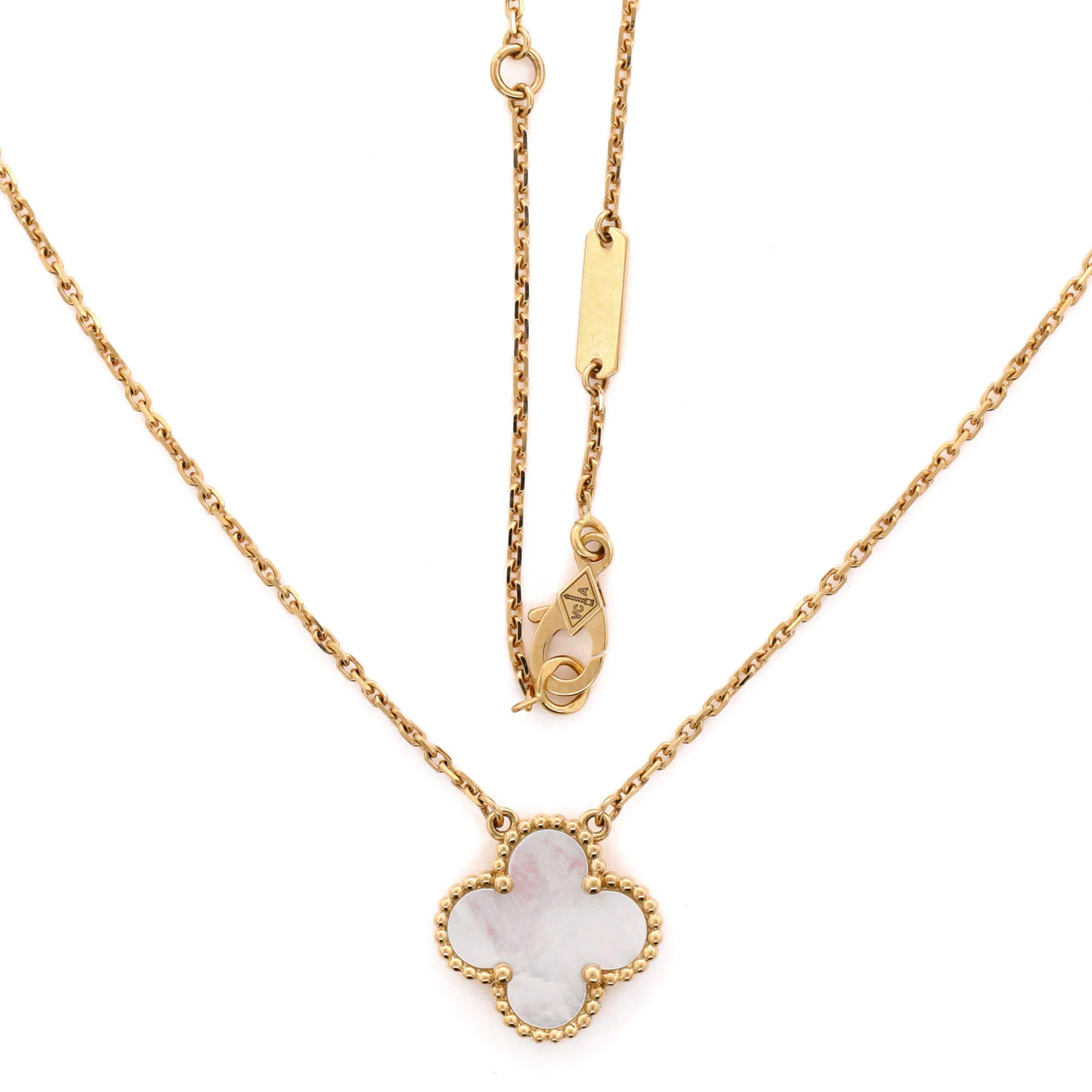 Vintage Alhambra Pendant Necklace 18K Yellow Gold and Mother of Pearl - Image 2