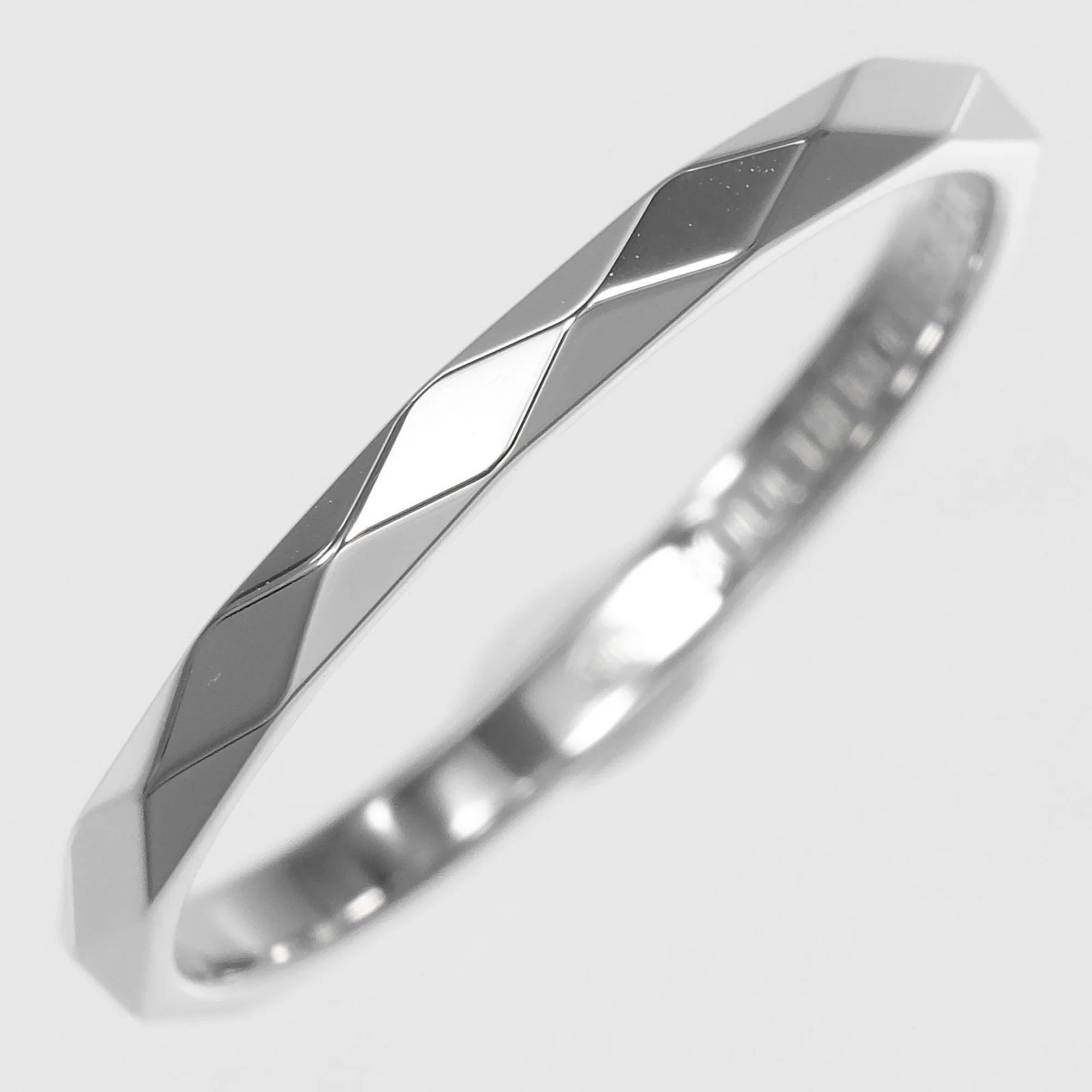 Facet Band Ring Platinum Small - Image 5