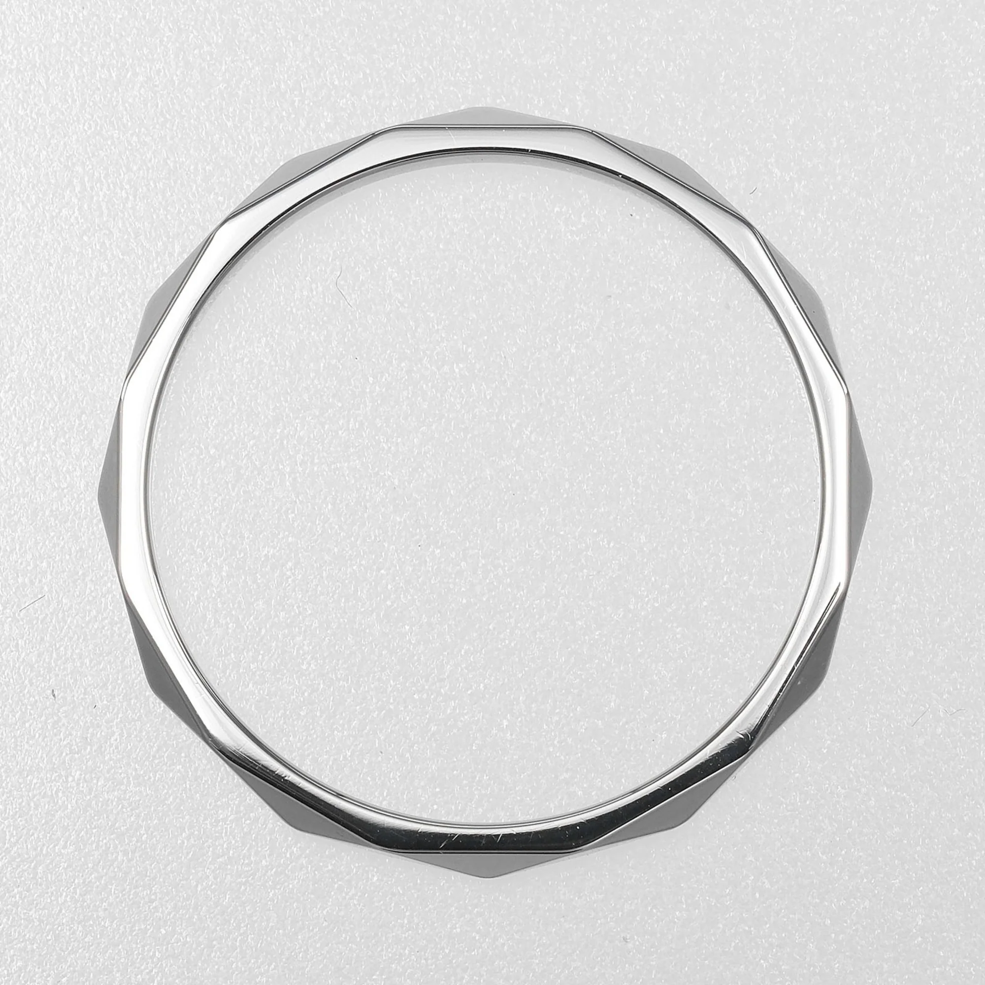 Facet Band Ring Platinum Small - Image 9