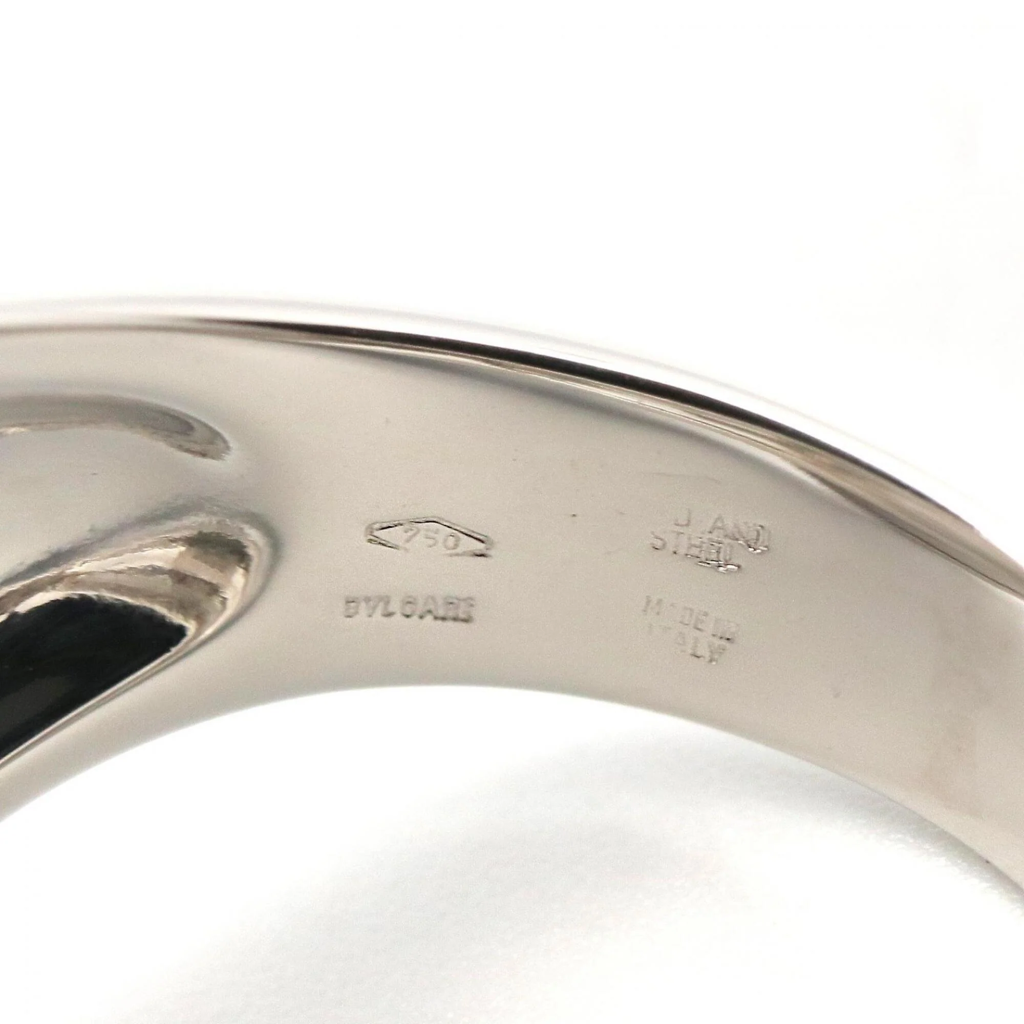 Band Ring 18K White Gold and Stainless Steel with Diamond and Onyx - Image 4