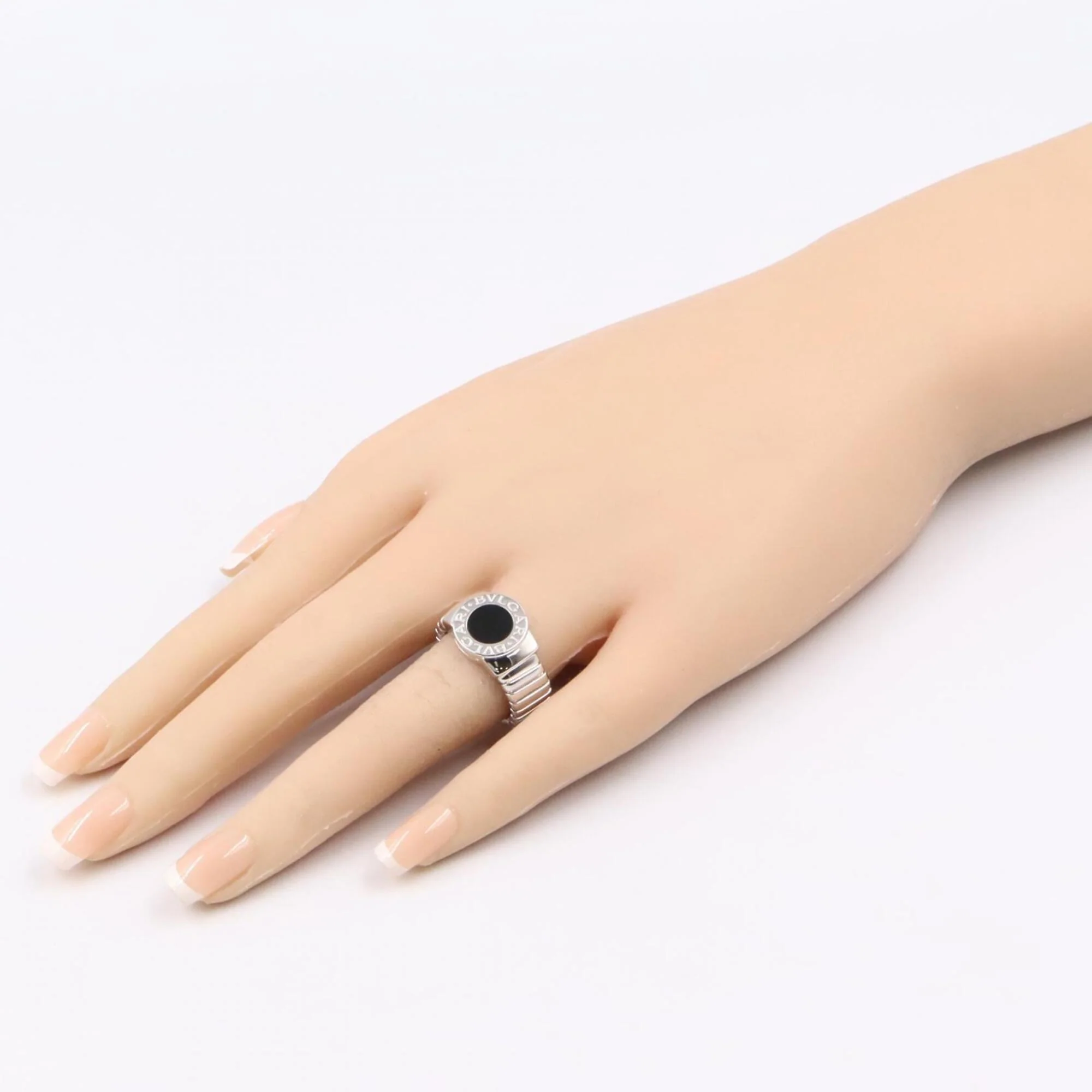 Ring 18K White Gold with Onyx - Image 7